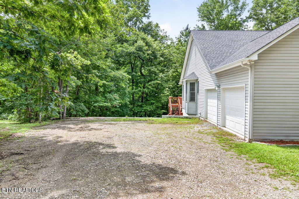 36 Point Place Monterey TN 38574