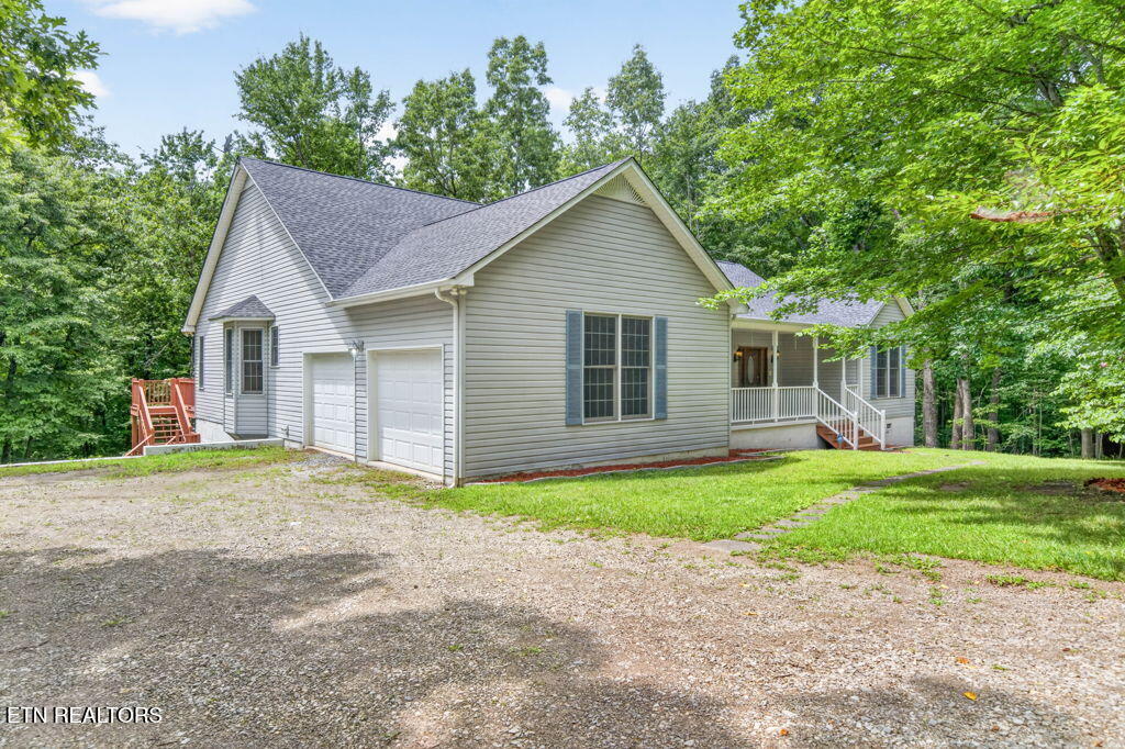 36 Point Place Monterey TN 38574