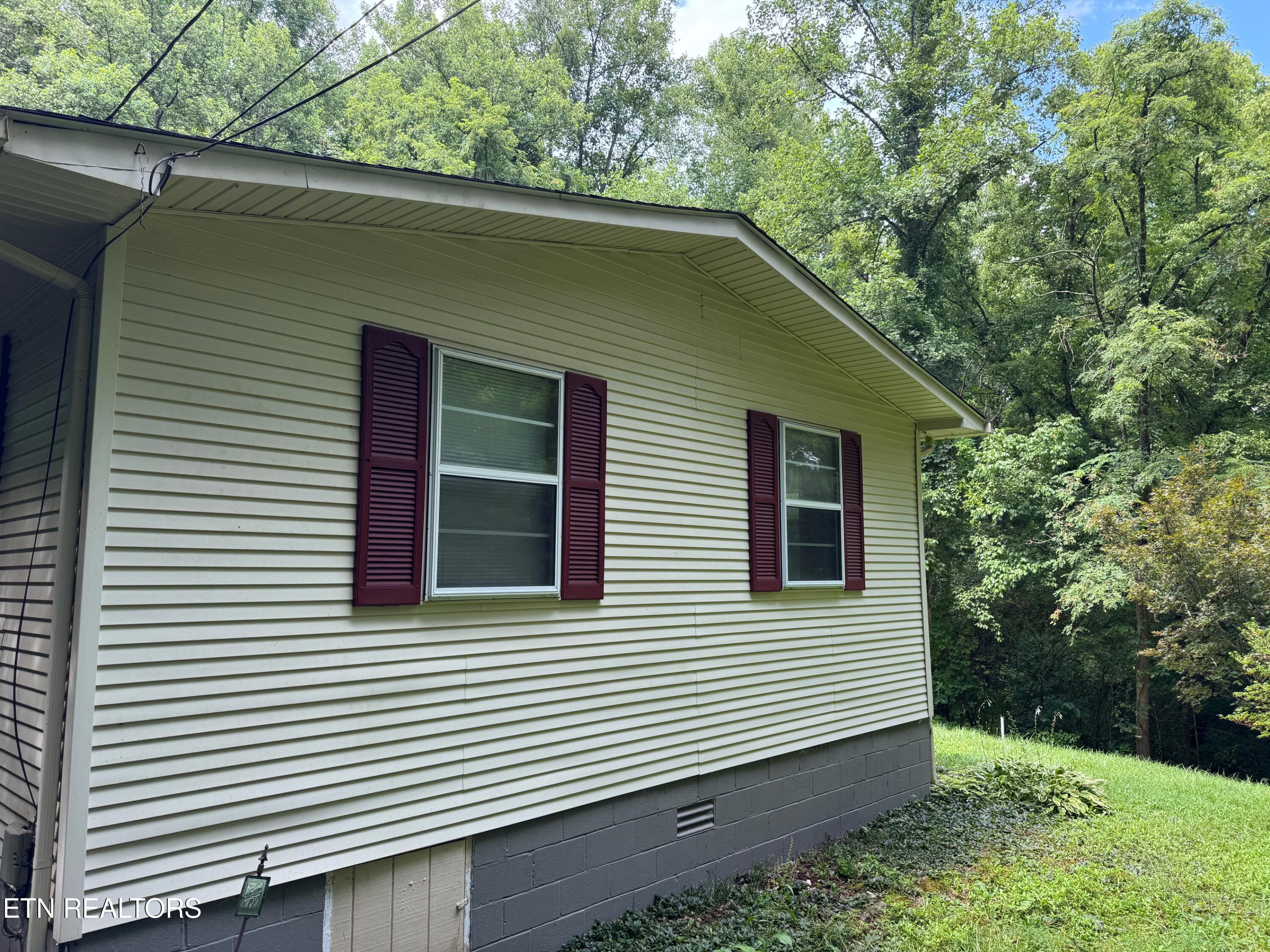 652 Indian Mountain Road Jellico TN 37762