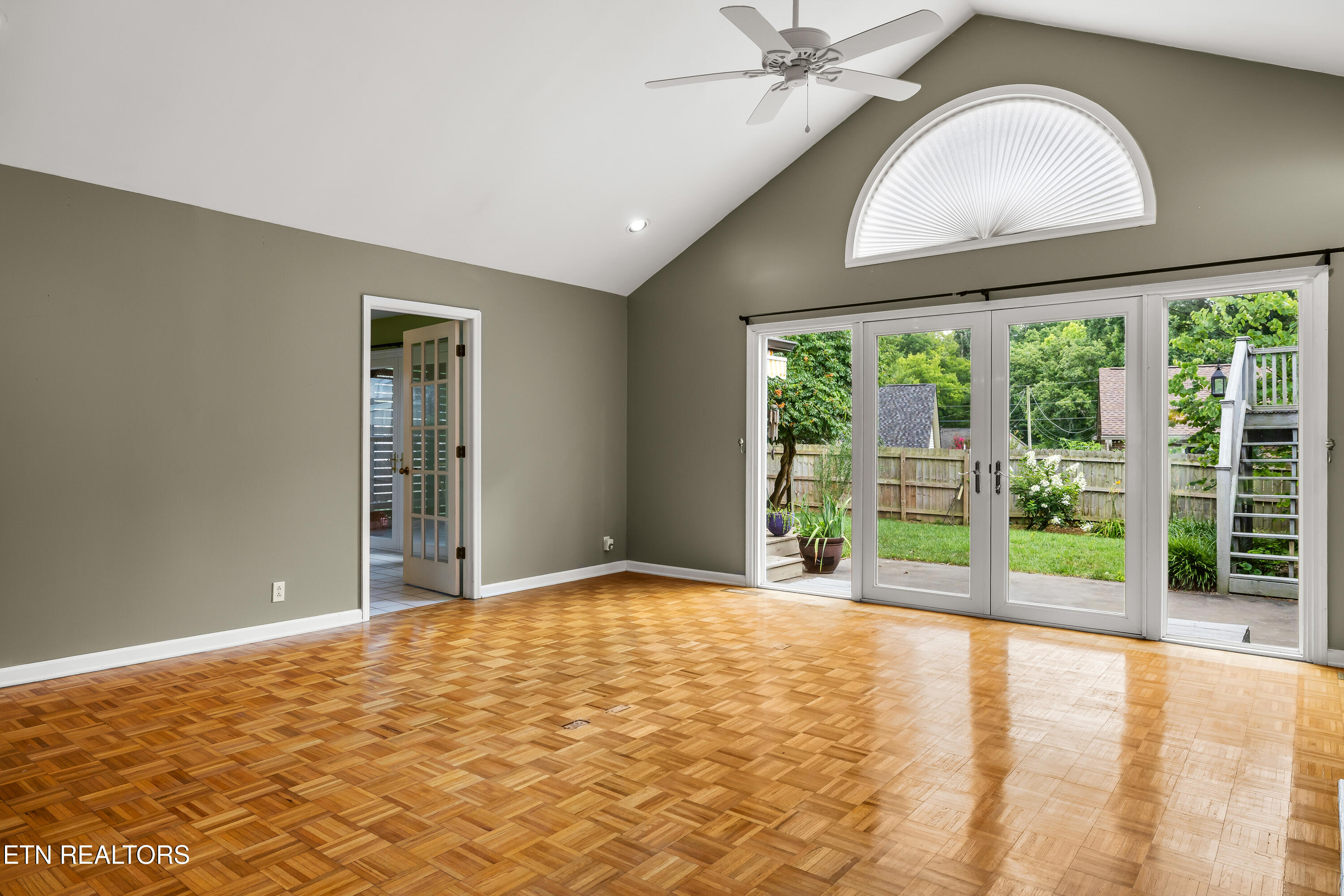 3216 Roanoke Circle Knoxville TN 37920