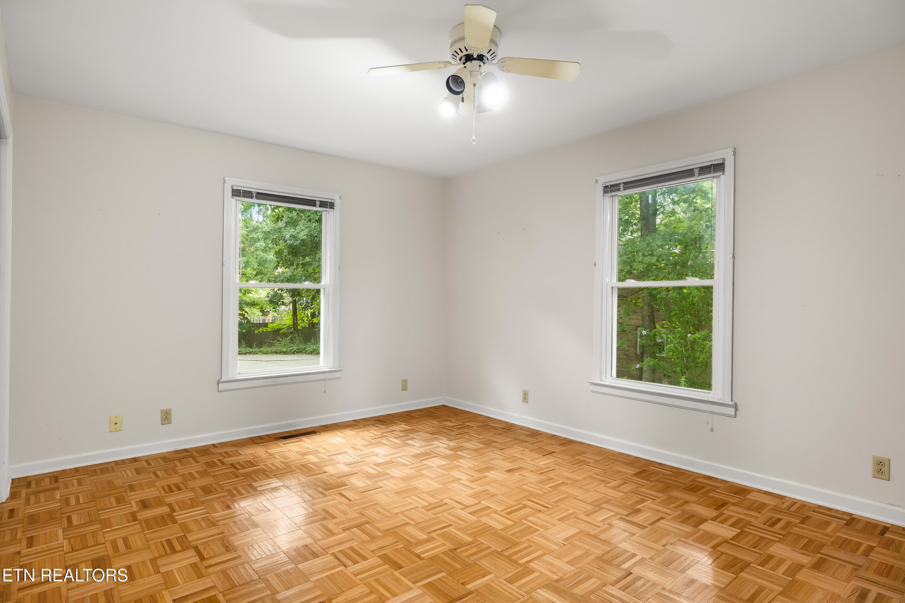 3216 Roanoke Circle Knoxville TN 37920