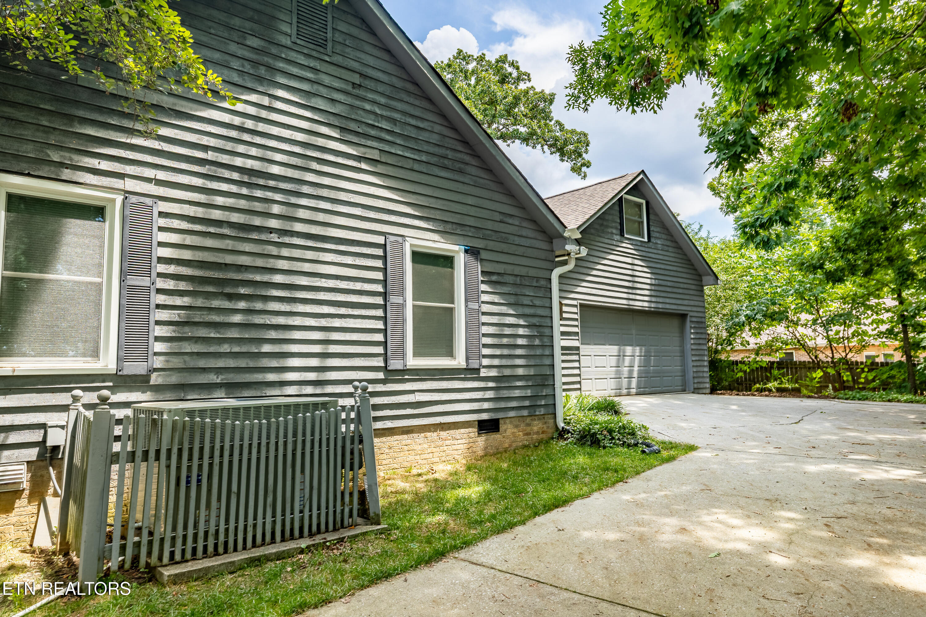 3216 Roanoke Circle Knoxville TN 37920