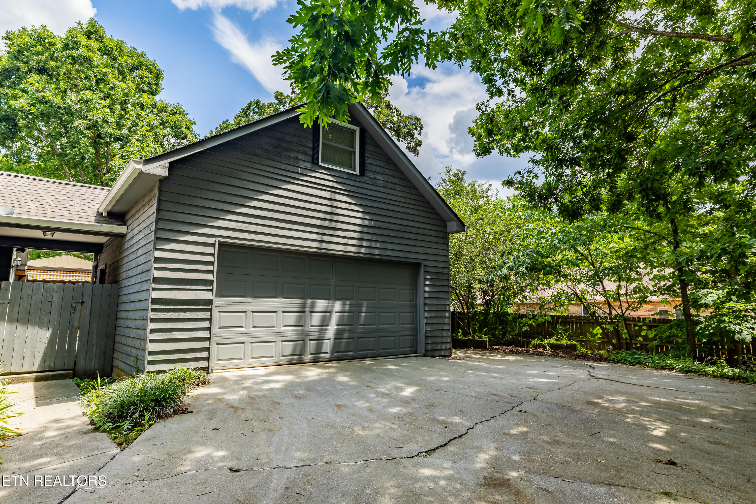 3216 Roanoke Circle Knoxville TN 37920
