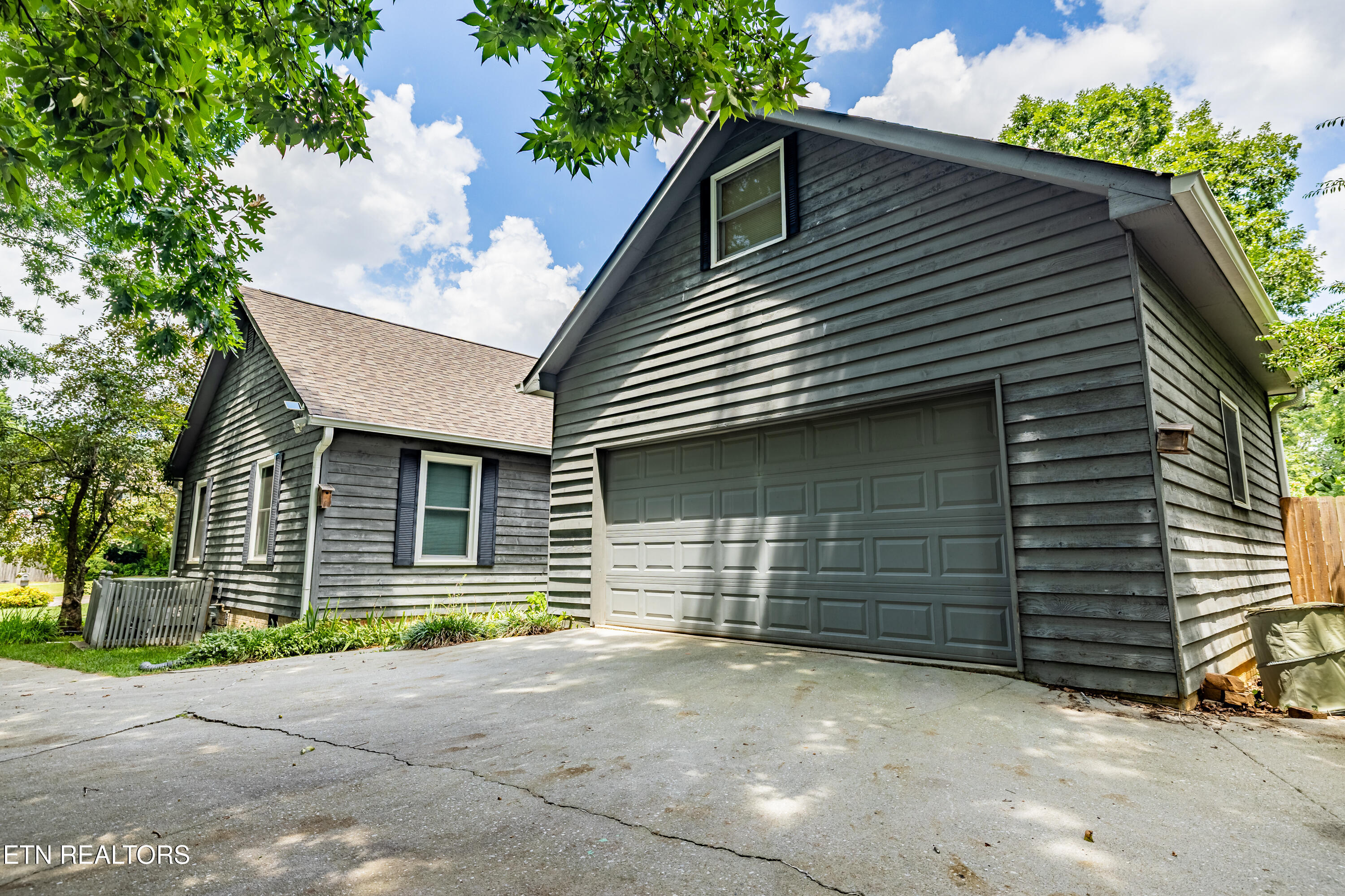 3216 Roanoke Circle Knoxville TN 37920