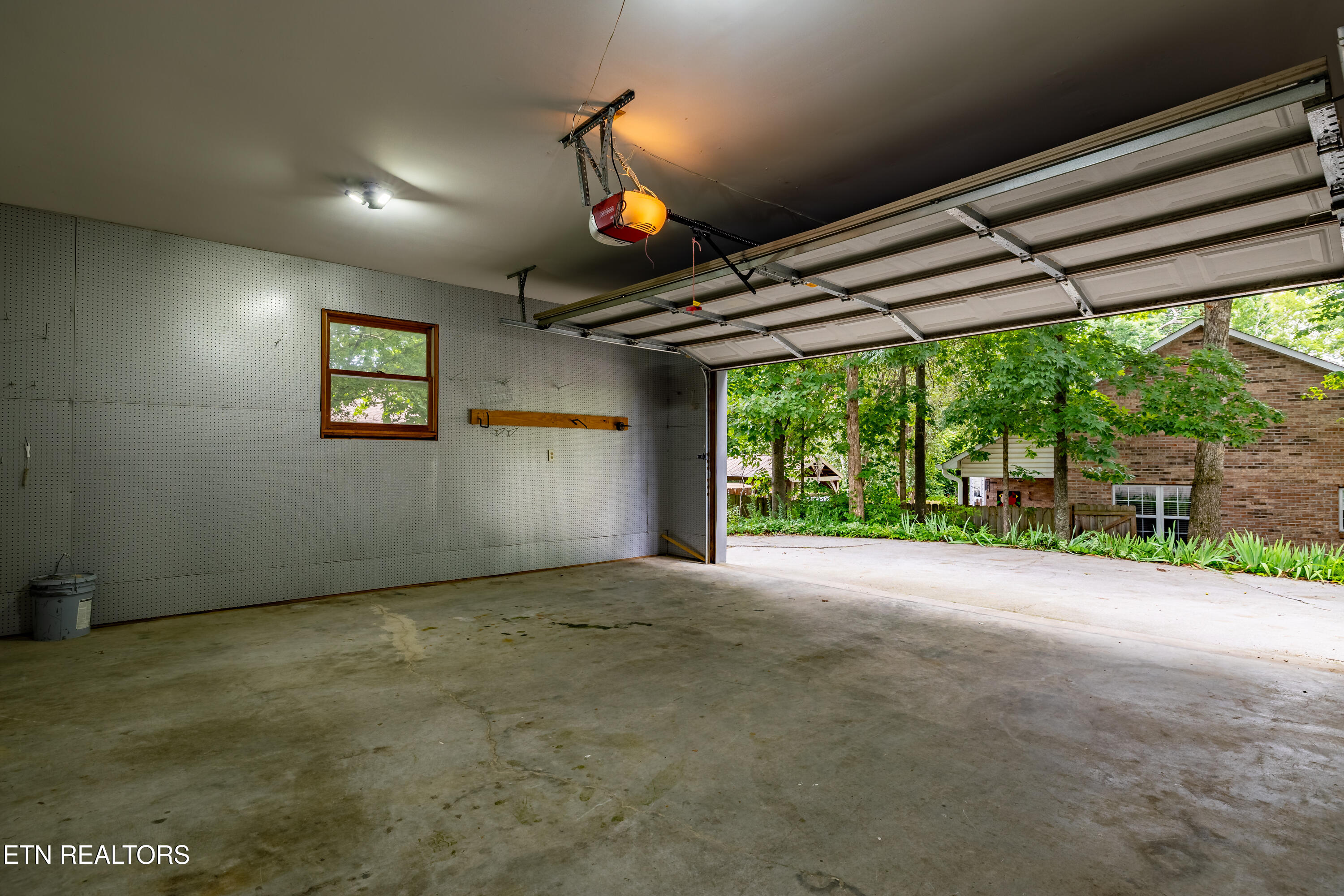 3216 Roanoke Circle Knoxville TN 37920