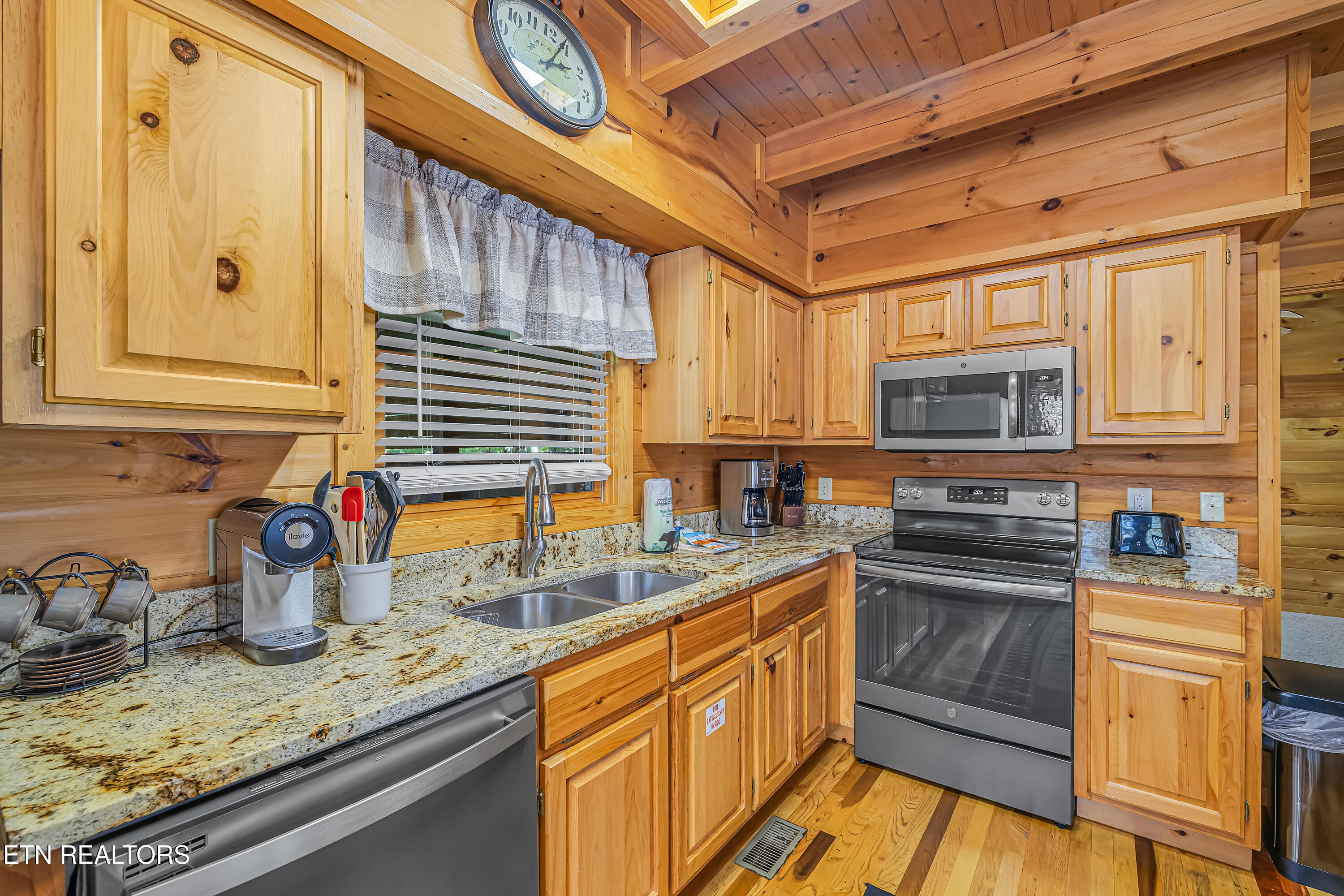 309 Elk Cove Way Gatlinburg TN 37738