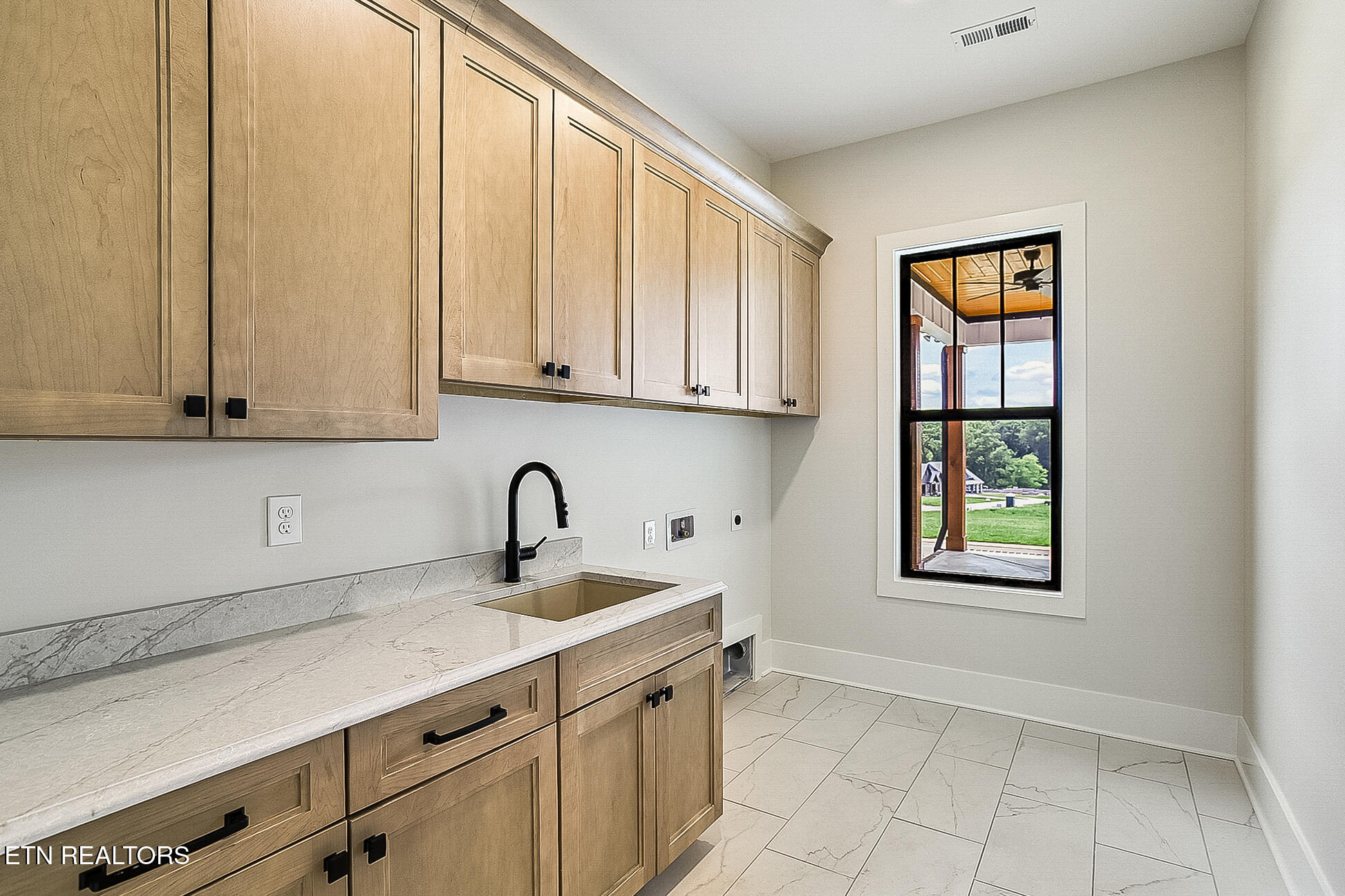 1005 Sophie Drive Greenback TN 37742