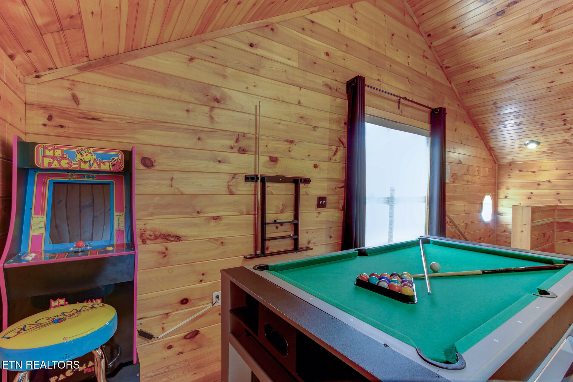 919 Grey Fox Trail Gatlinburg TN 37738