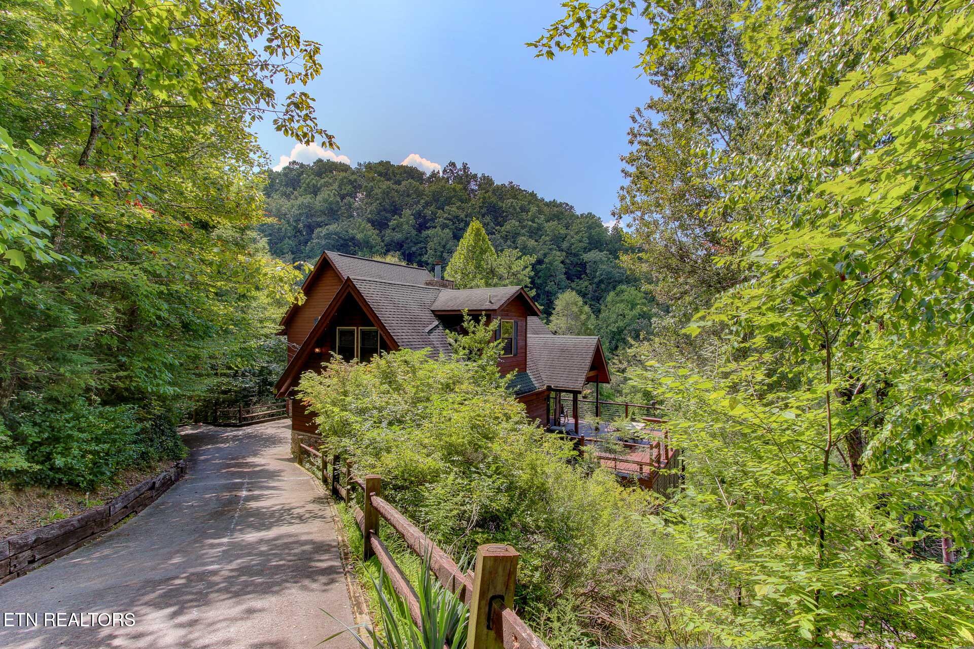 919 Grey Fox Trail Gatlinburg TN 37738