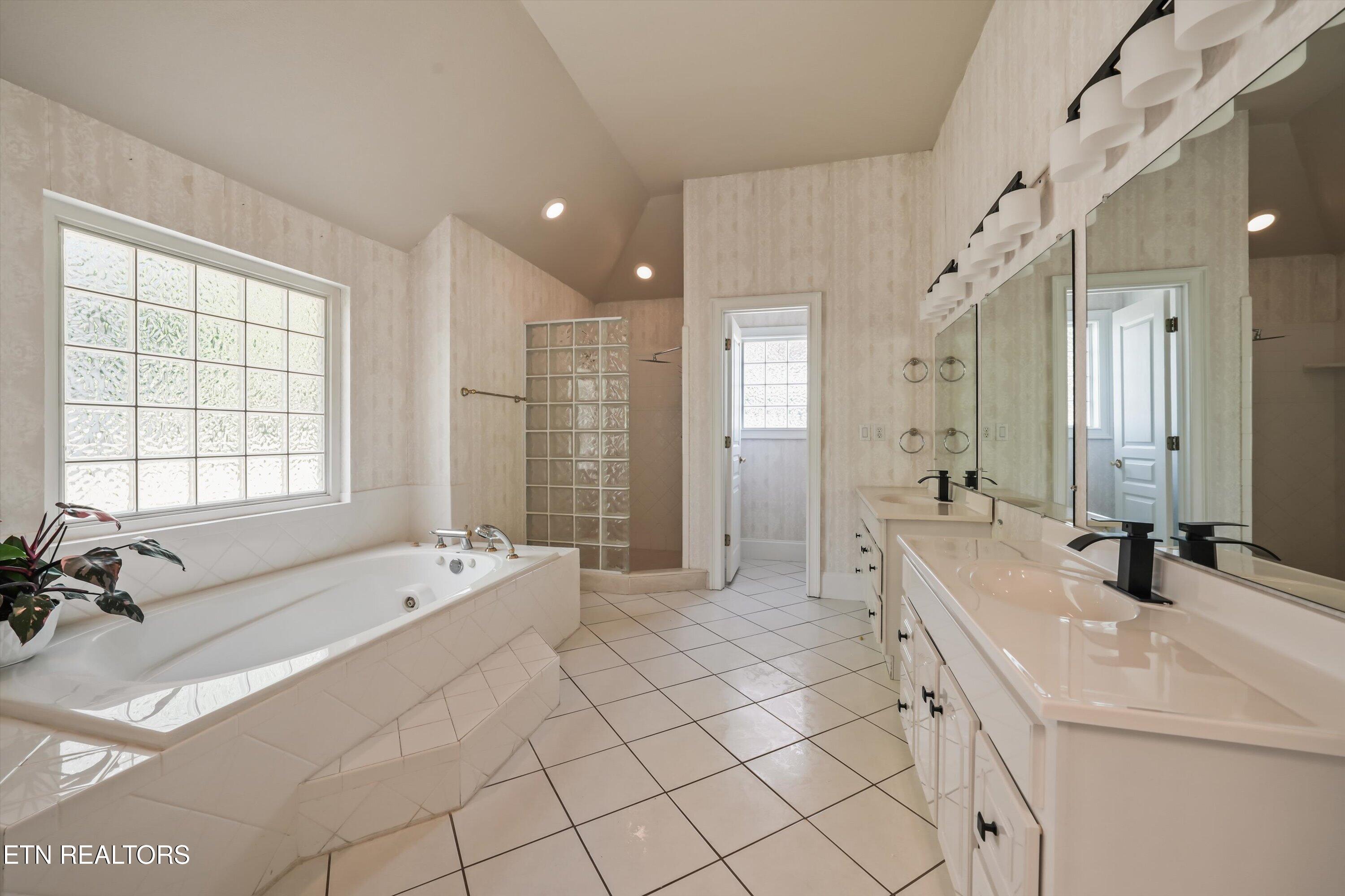 435 Royal Oaks Drive Maryville TN 37801