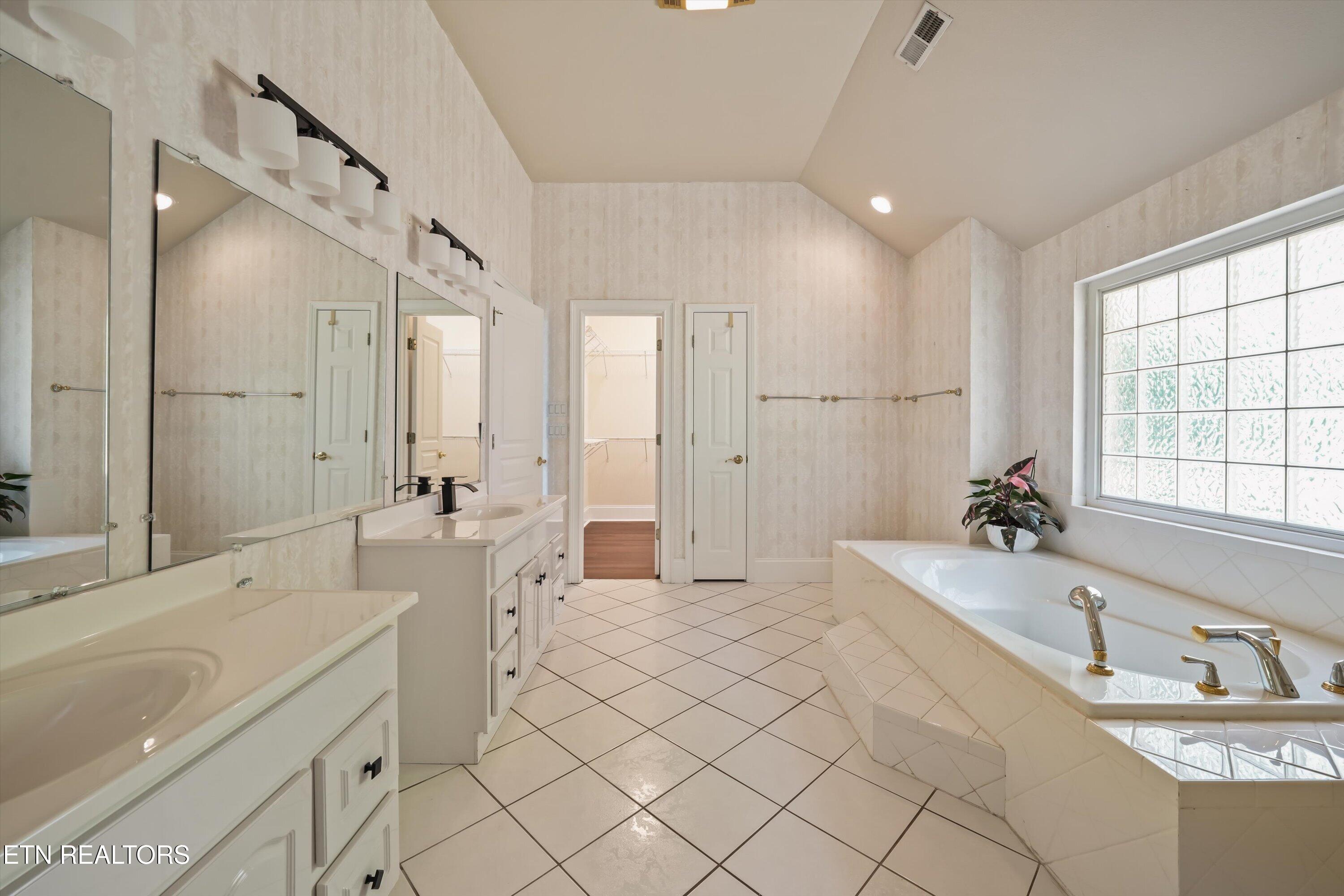 435 Royal Oaks Drive Maryville TN 37801