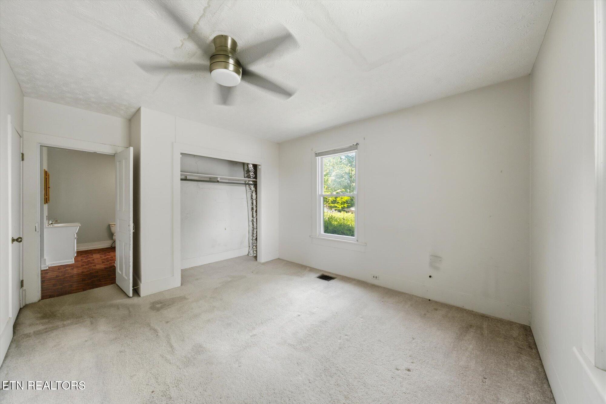 907 W 2nd Avenue Lenoir City TN 37771