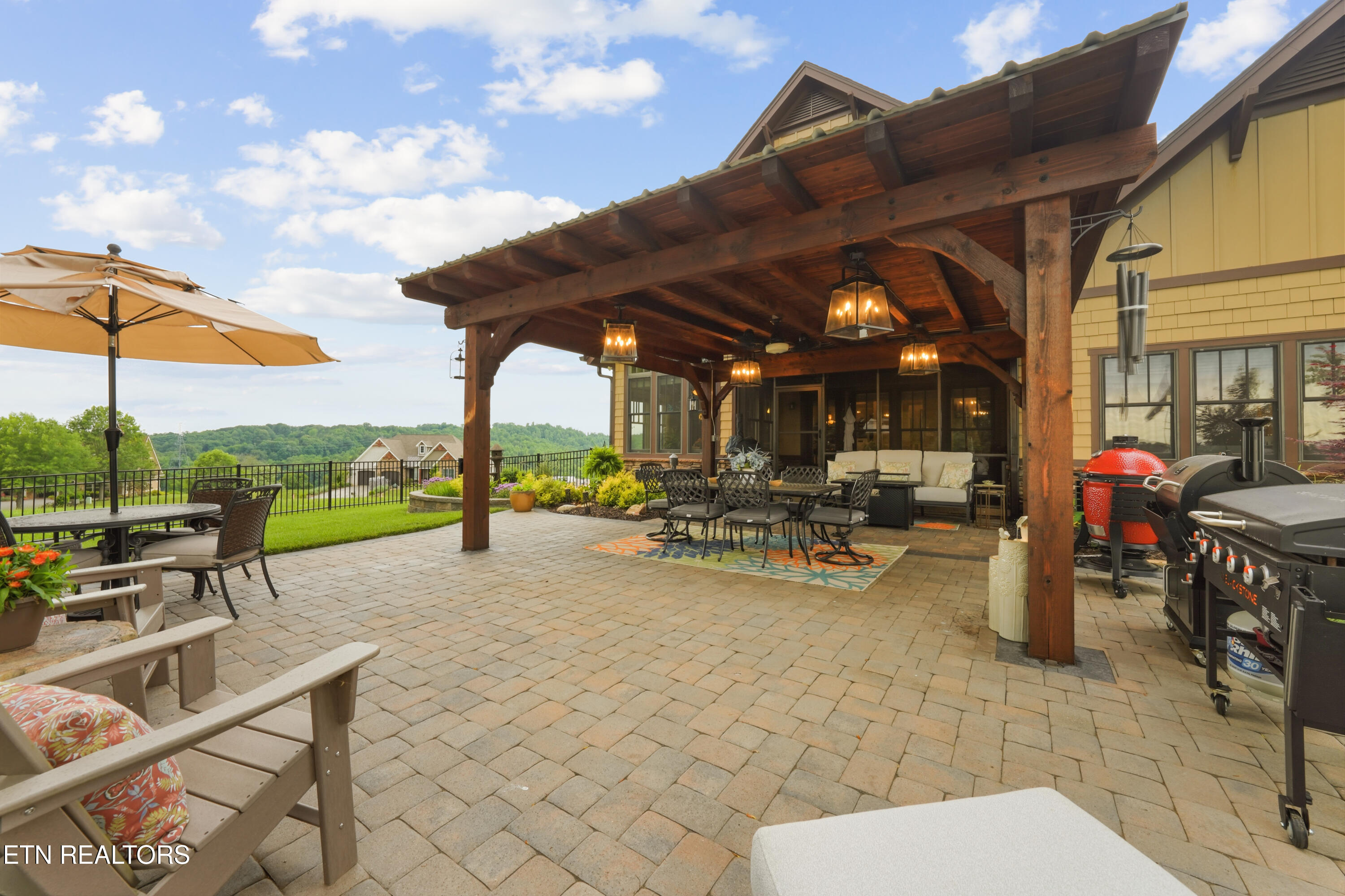 2620 Persimmon Loudon TN 37774