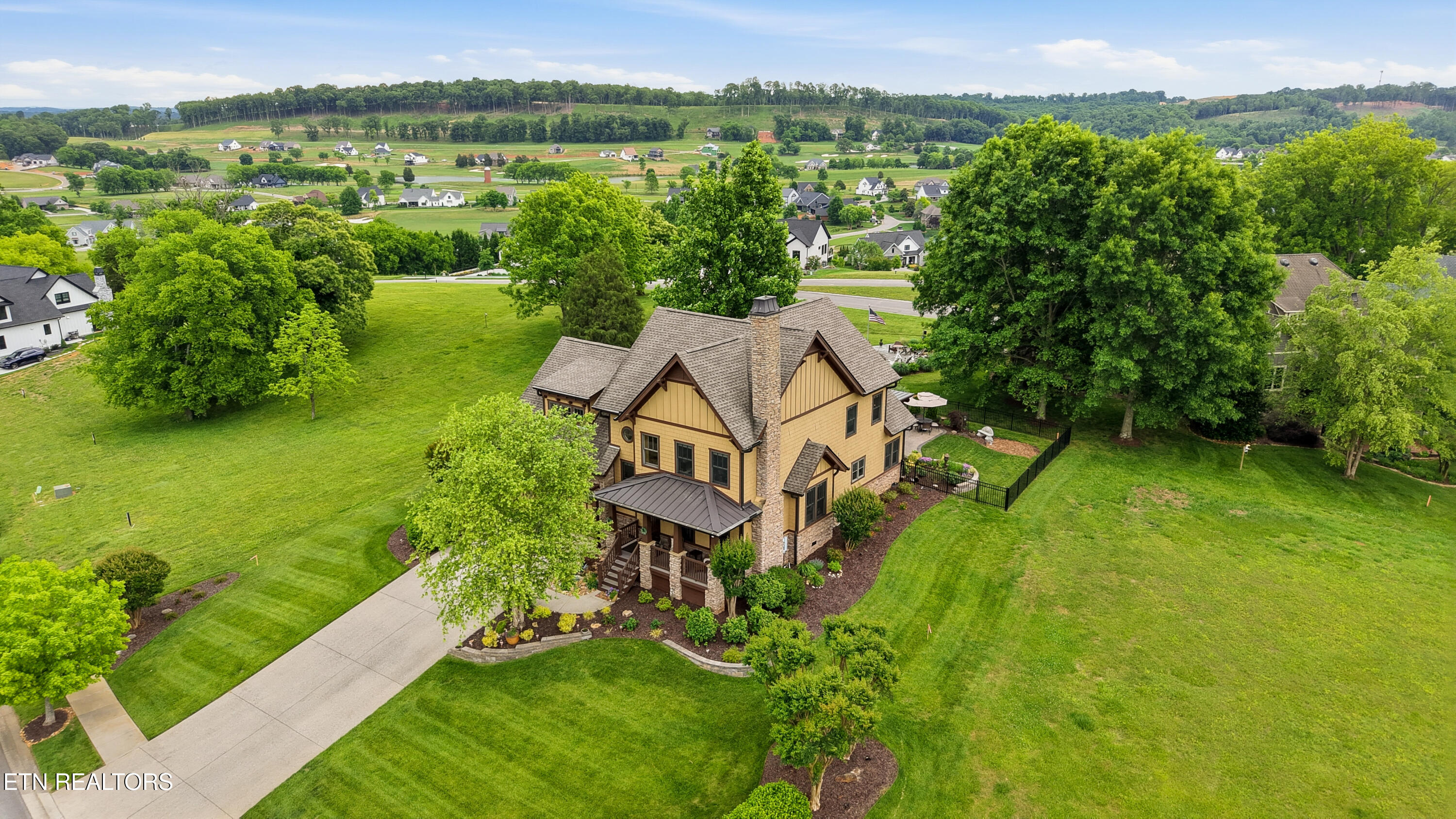 2620 Persimmon Loudon TN 37774