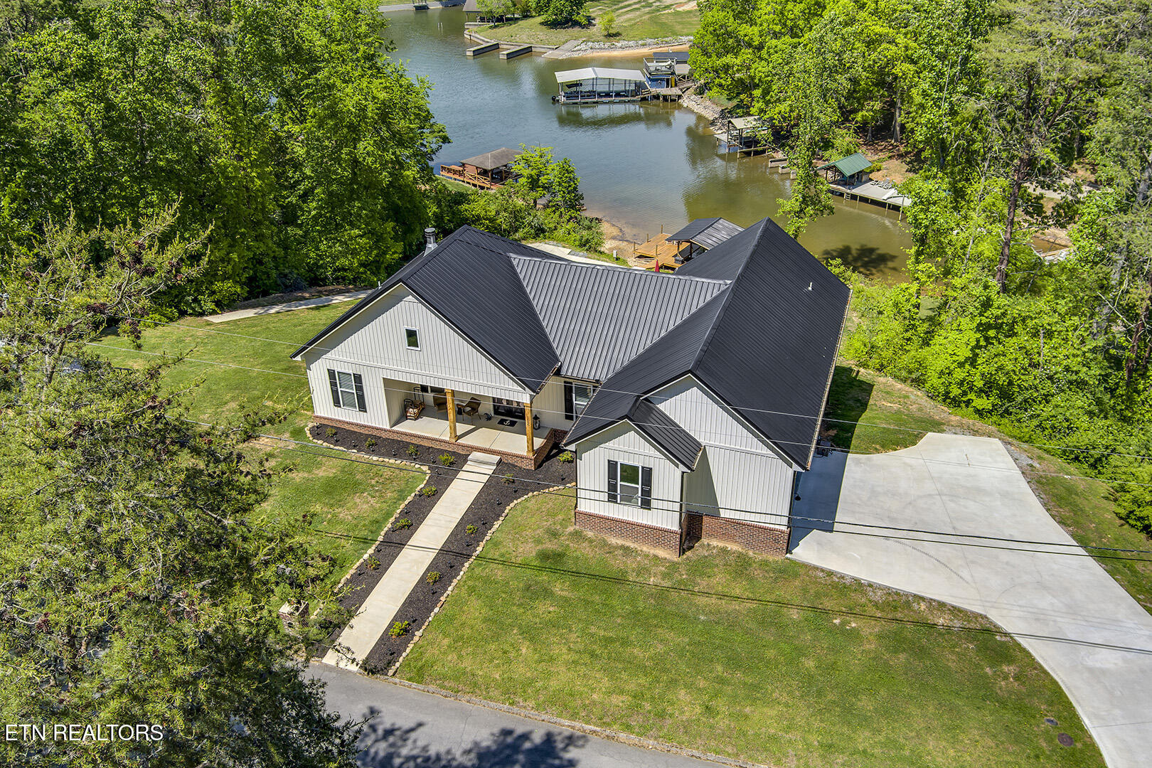 1056 Chula Vista Drive Friendsville TN 37737
