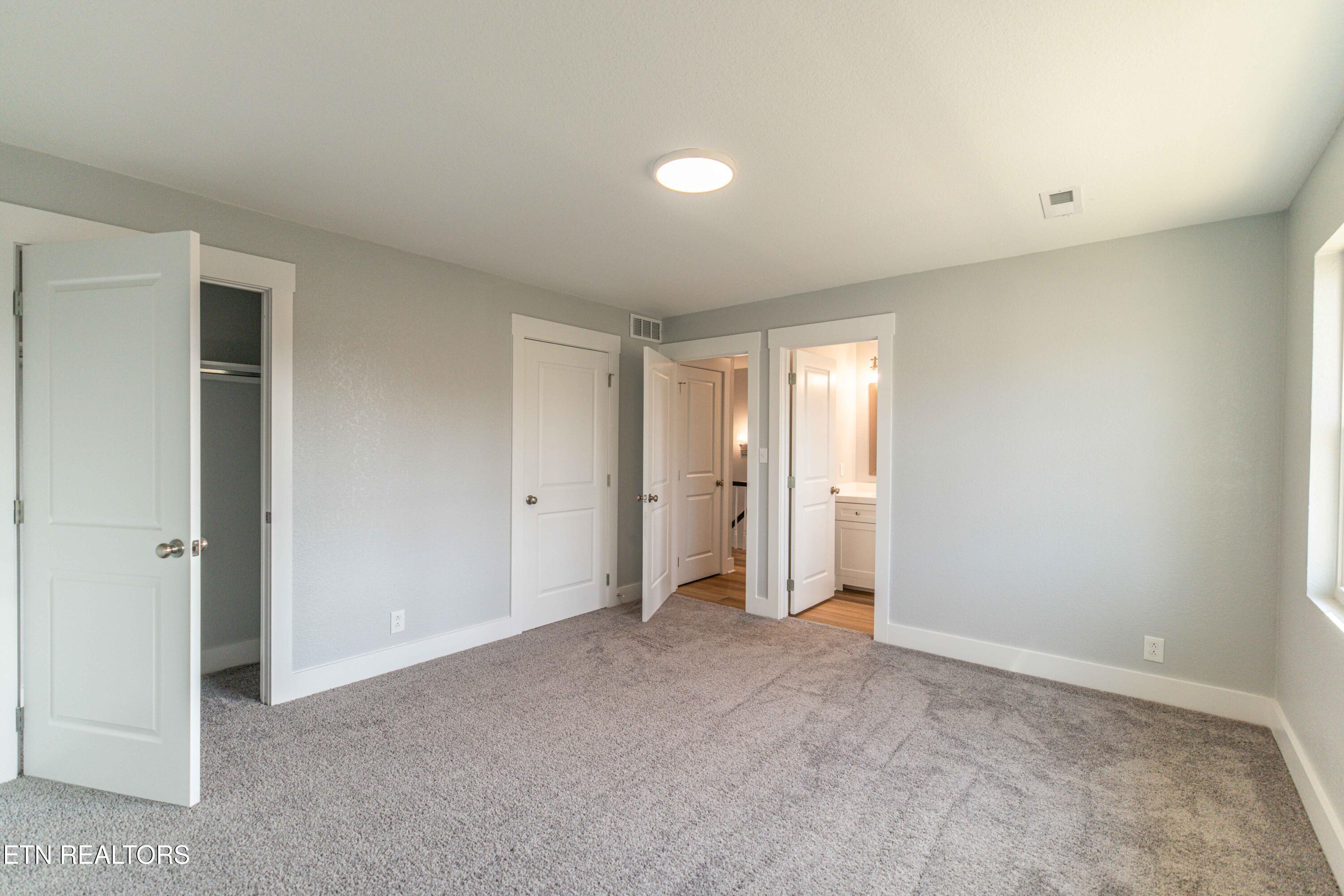 1909 Matthew Lane Knoxville TN 37923
