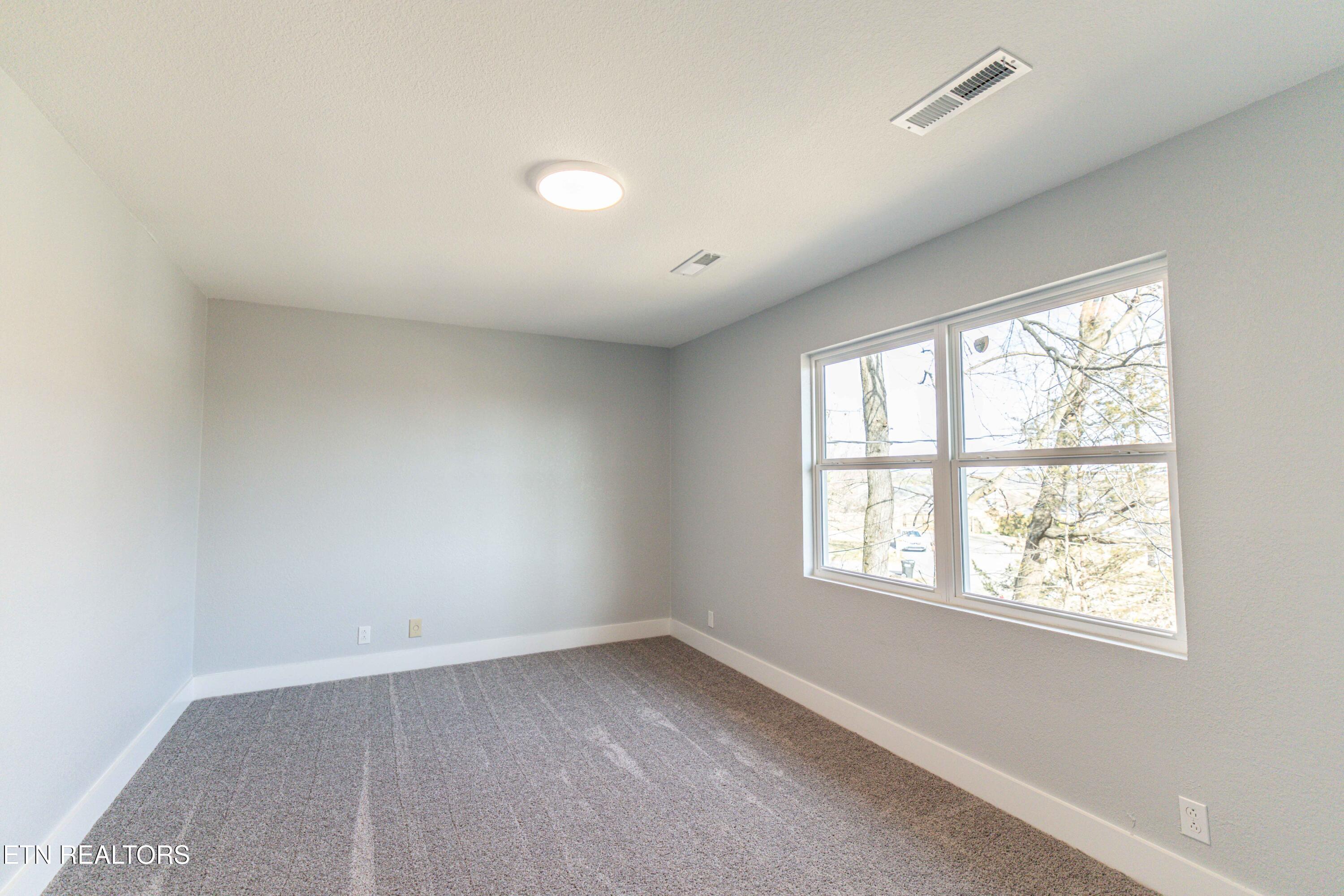 1909 Matthew Lane Knoxville TN 37923