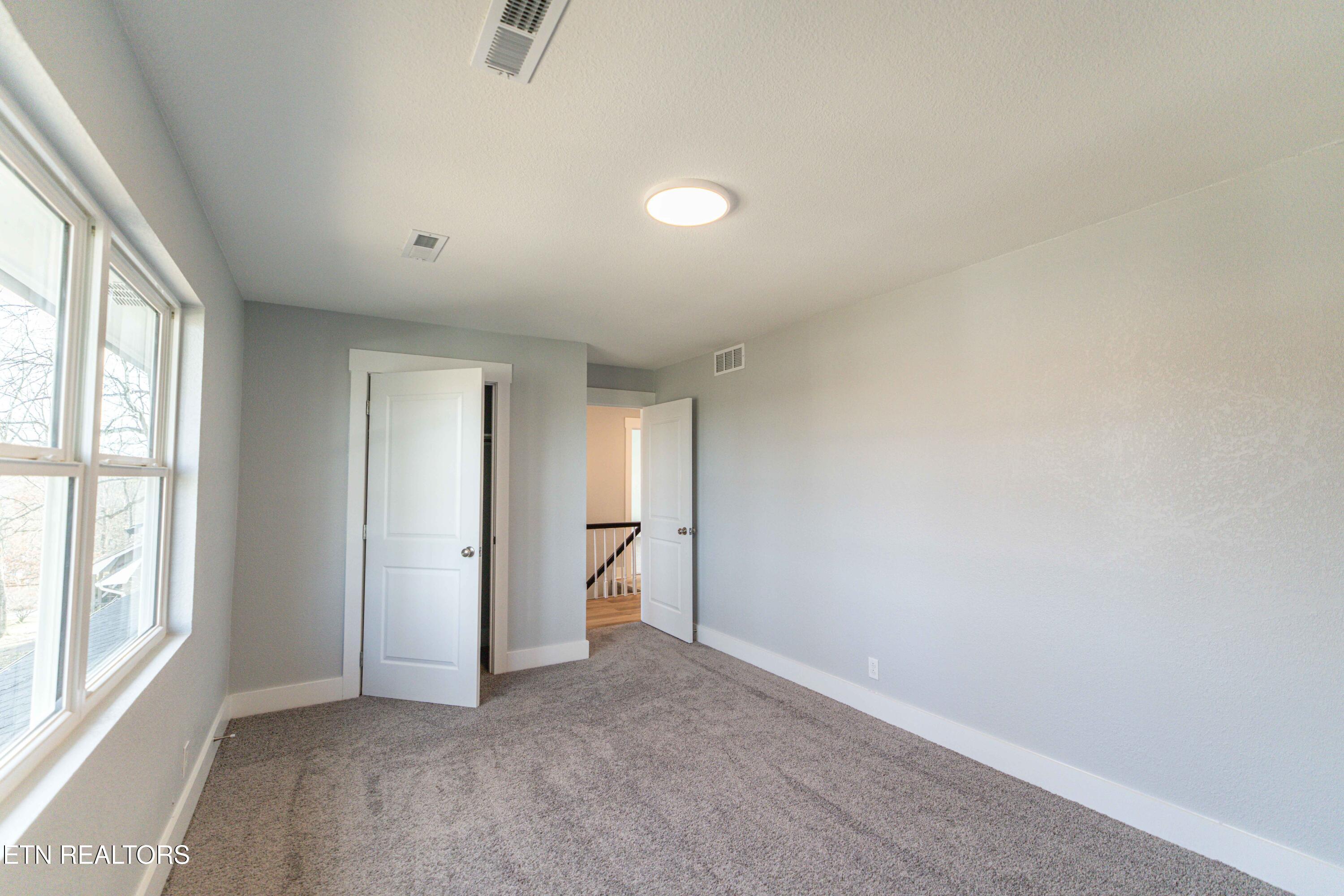1909 Matthew Lane Knoxville TN 37923