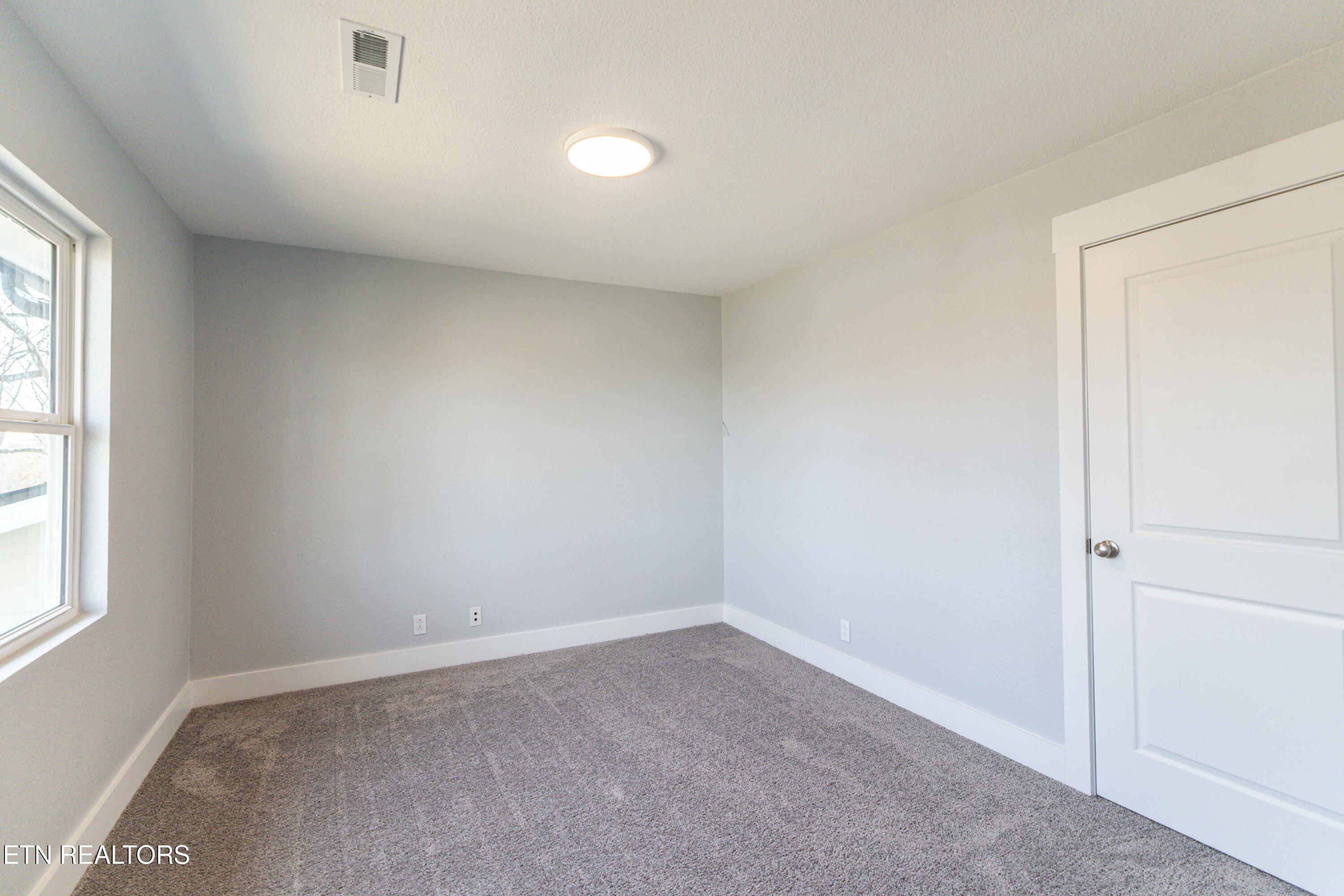 1909 Matthew Lane Knoxville TN 37923