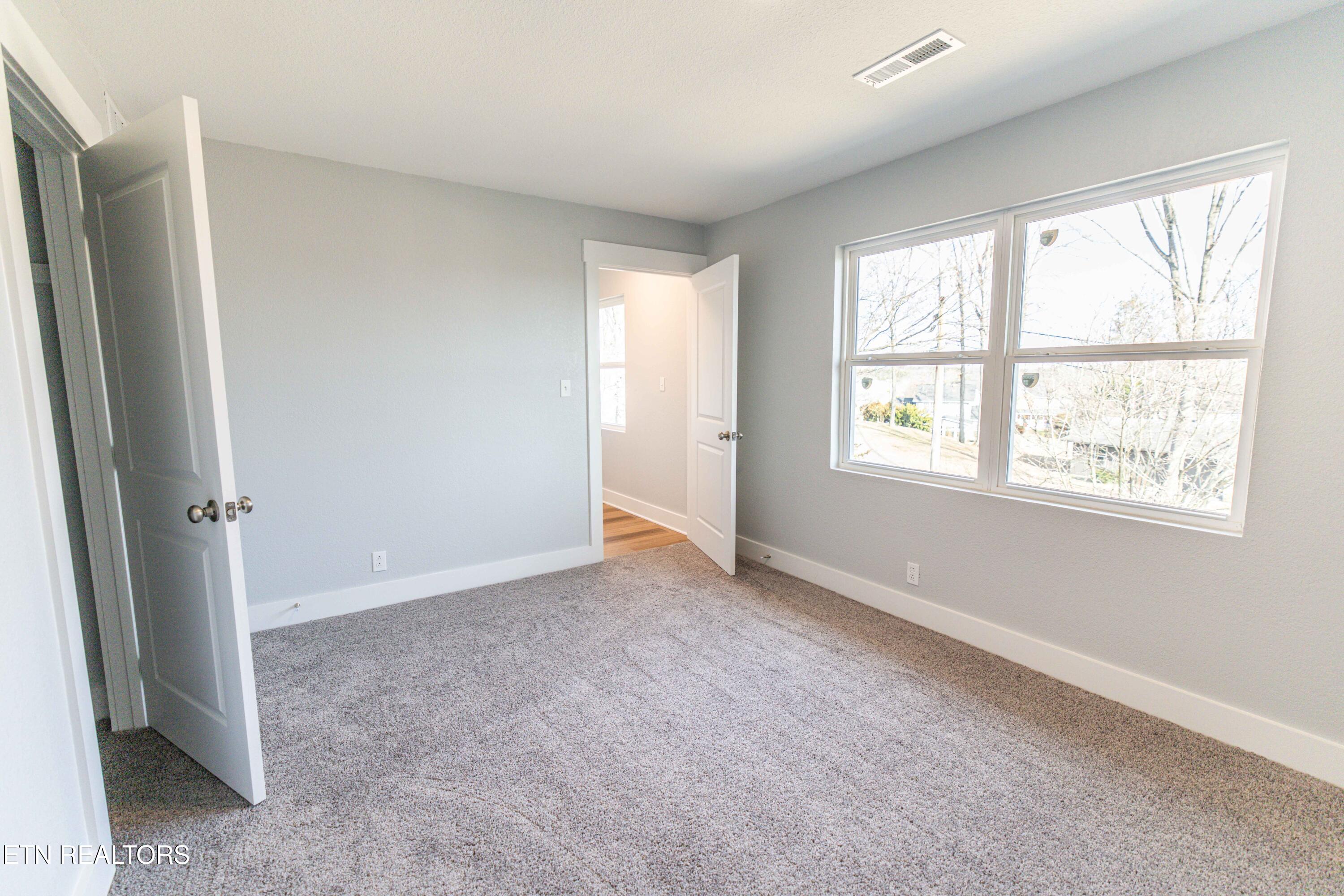 1909 Matthew Lane Knoxville TN 37923