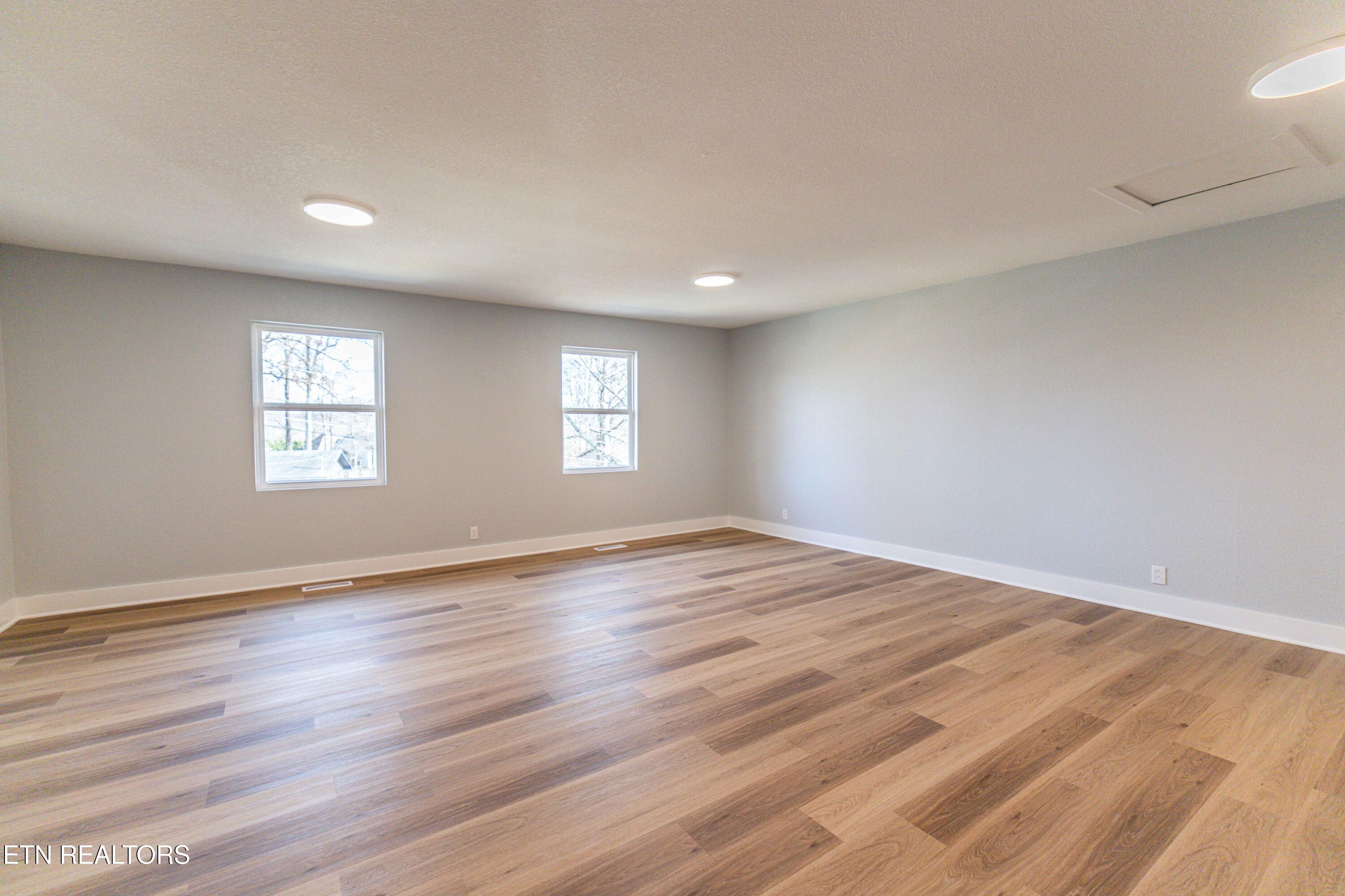 1909 Matthew Lane Knoxville TN 37923