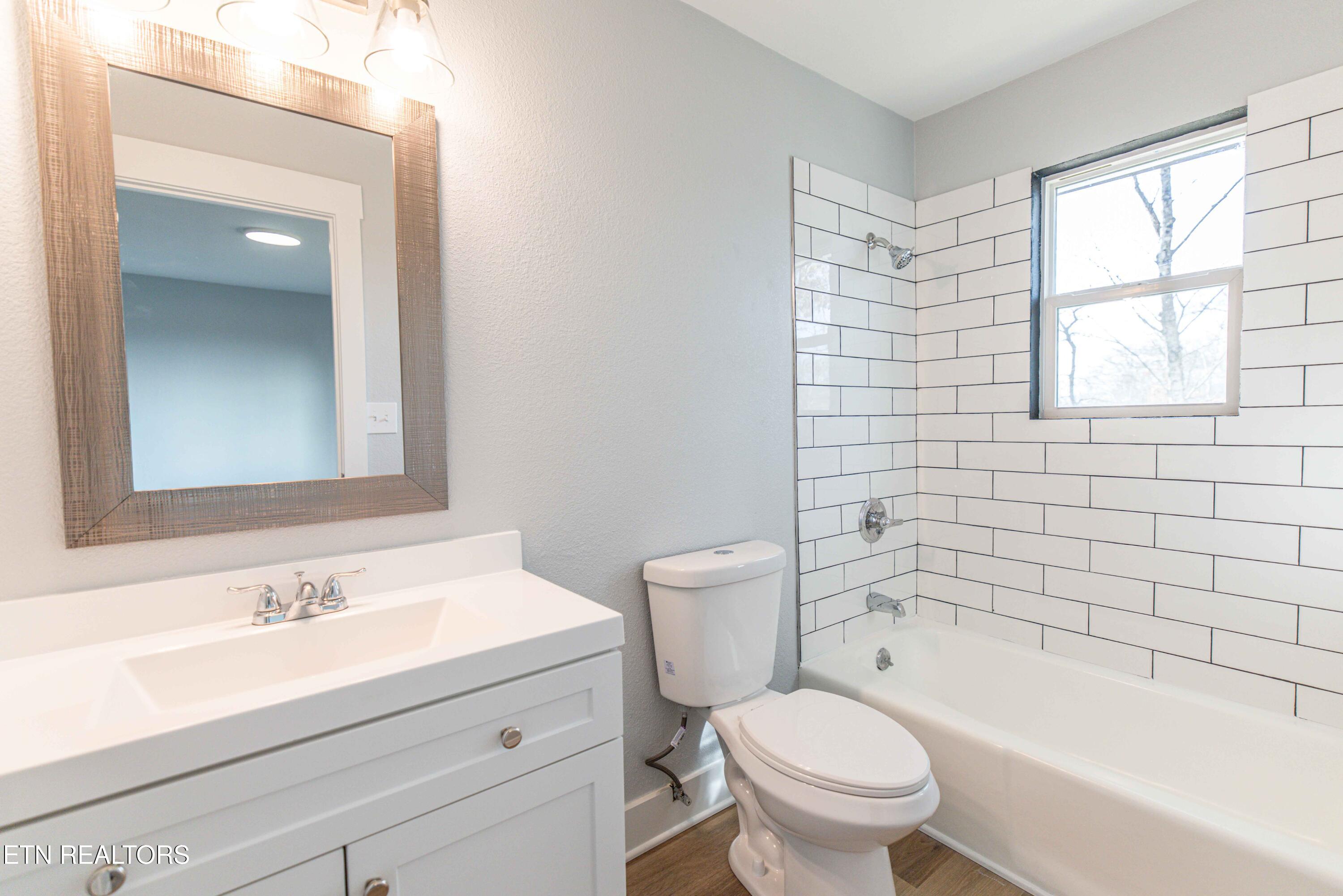 1909 Matthew Lane Knoxville TN 37923