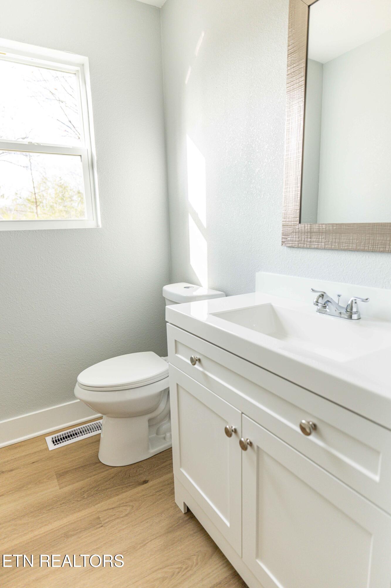 1909 Matthew Lane Knoxville TN 37923