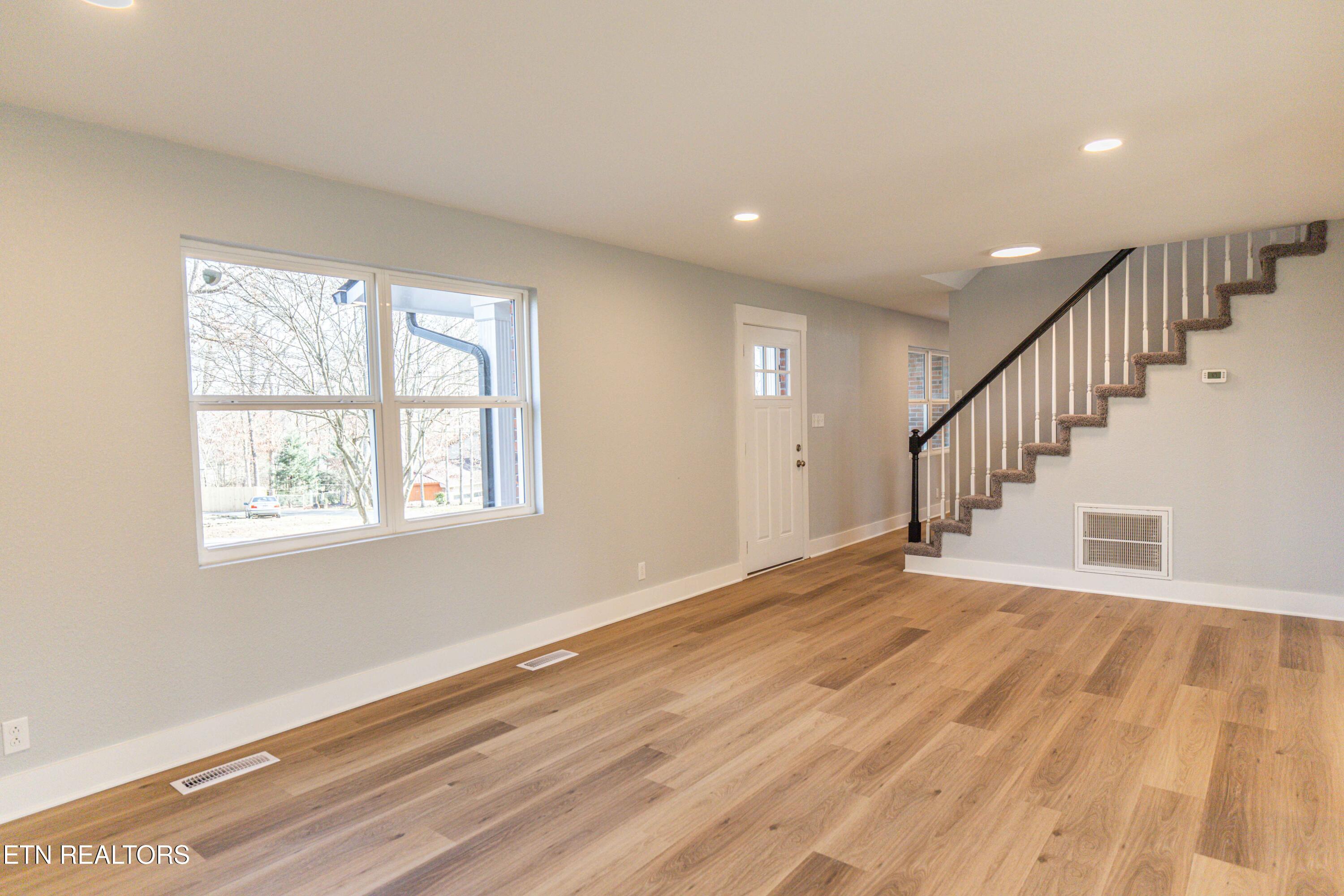 1909 Matthew Lane Knoxville TN 37923