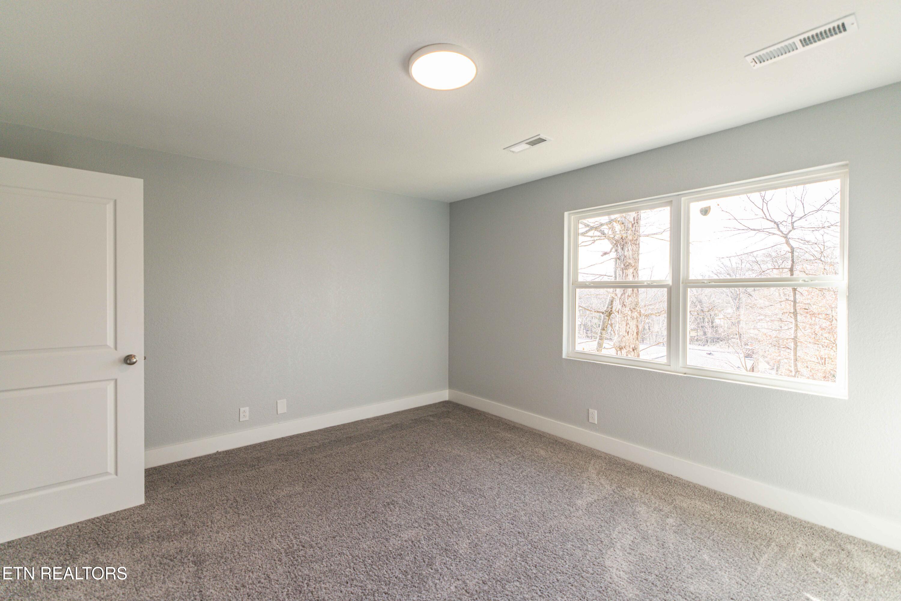 1909 Matthew Lane Knoxville TN 37923