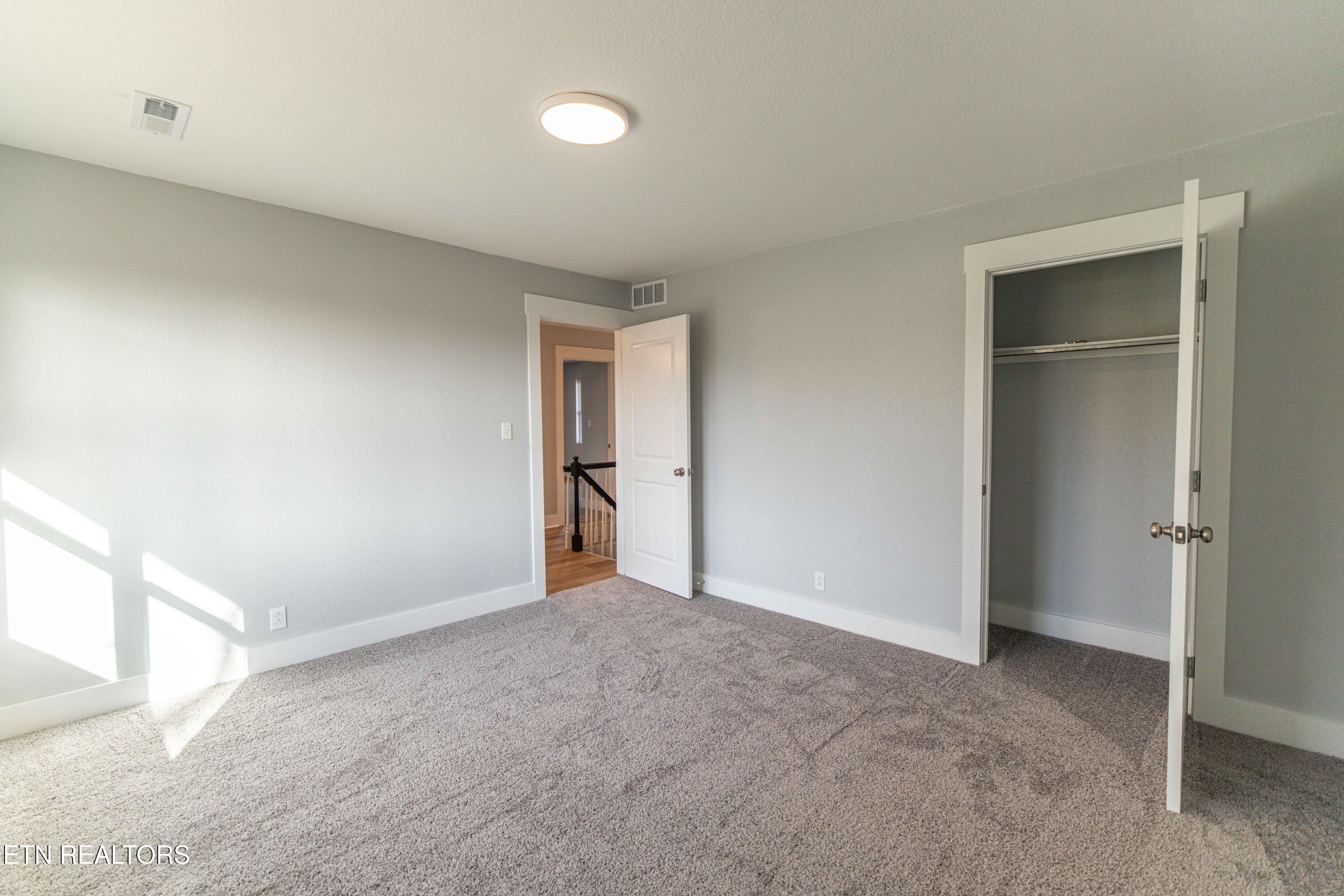 1909 Matthew Lane Knoxville TN 37923
