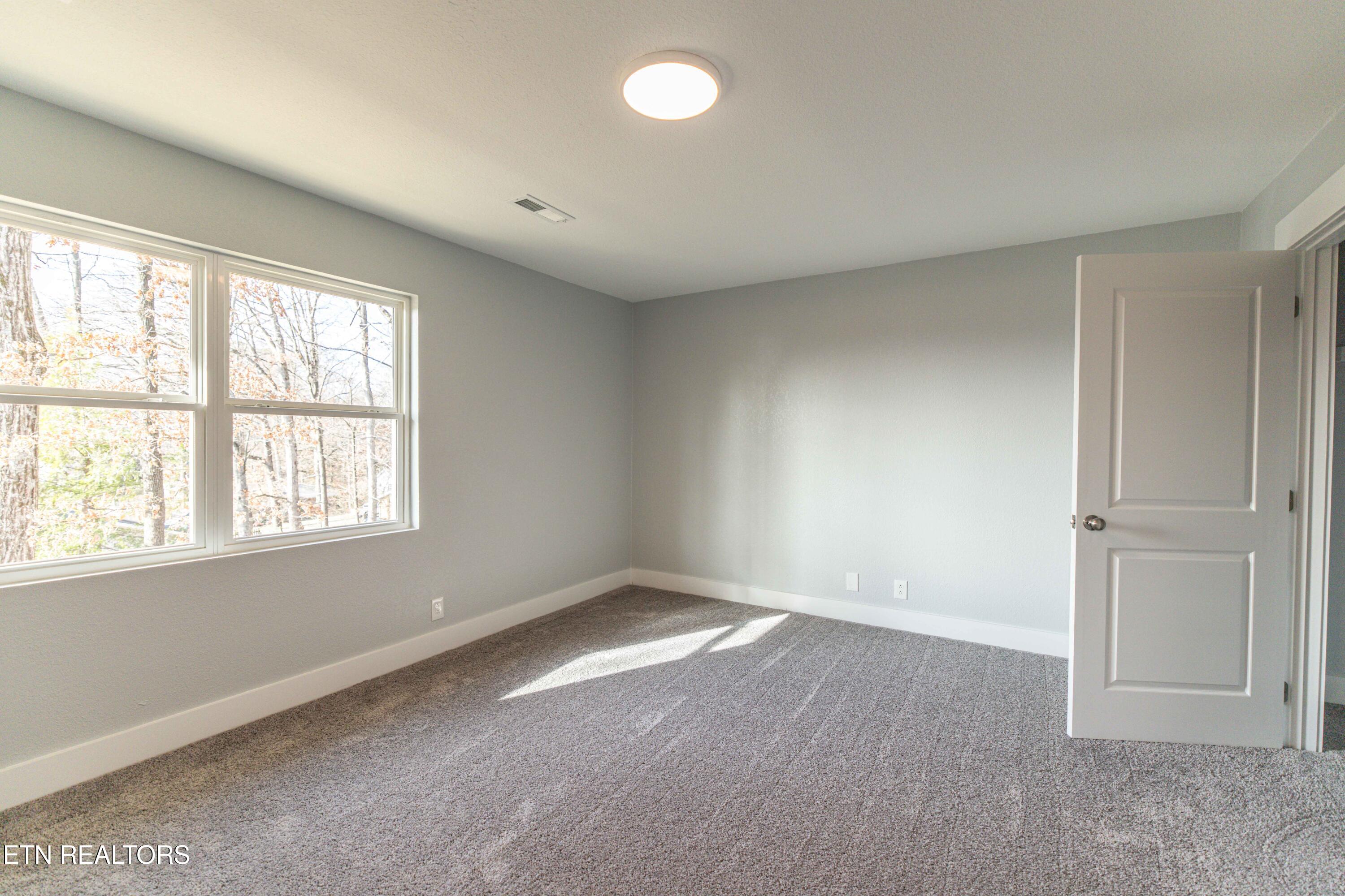 1909 Matthew Lane Knoxville TN 37923