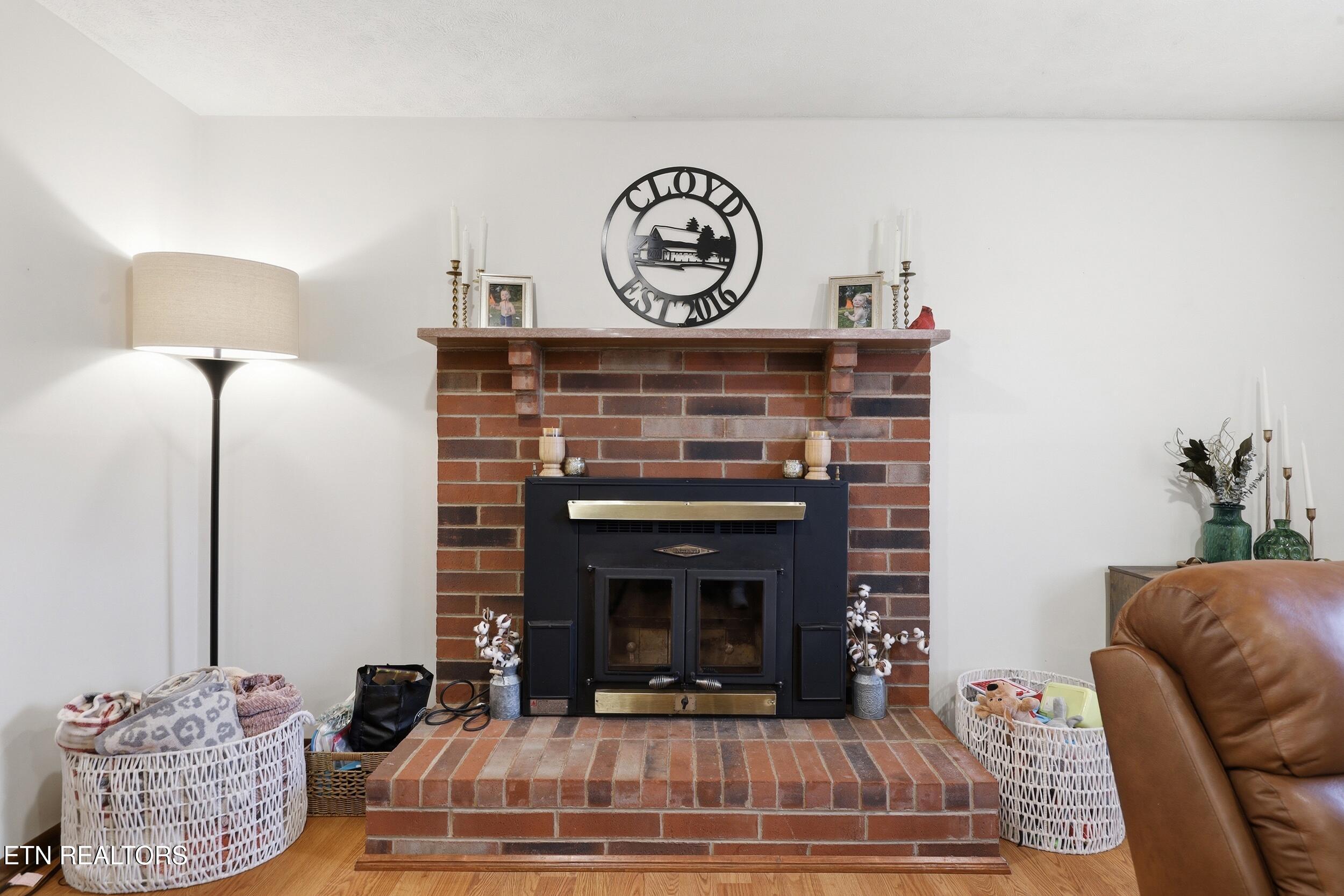 1328 Hillvale Road Louisville TN 37777