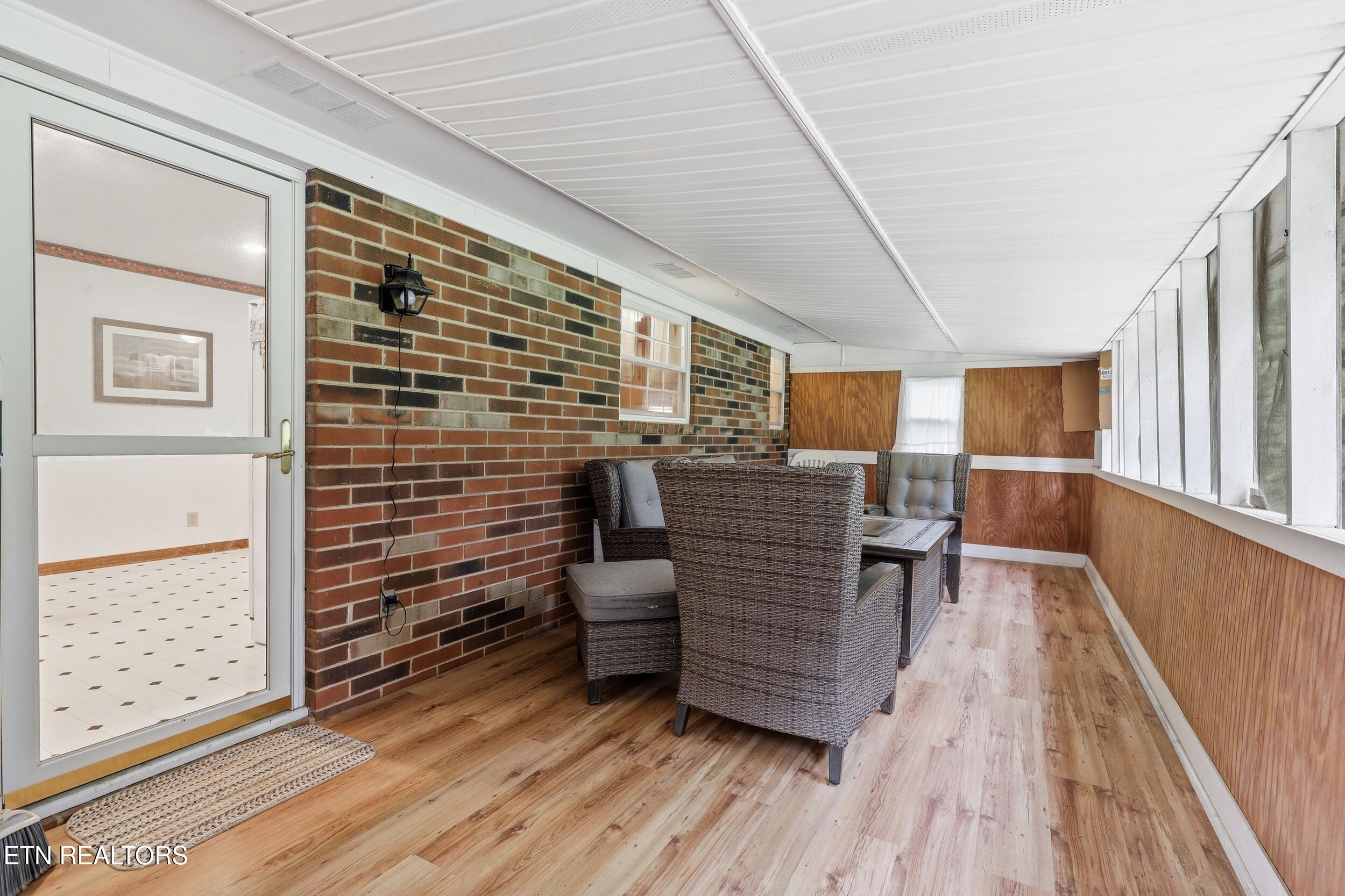 1328 Hillvale Road Louisville TN 37777