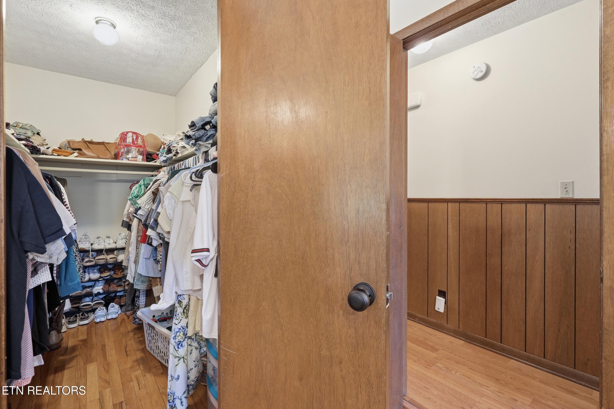 1328 Hillvale Road Louisville TN 37777