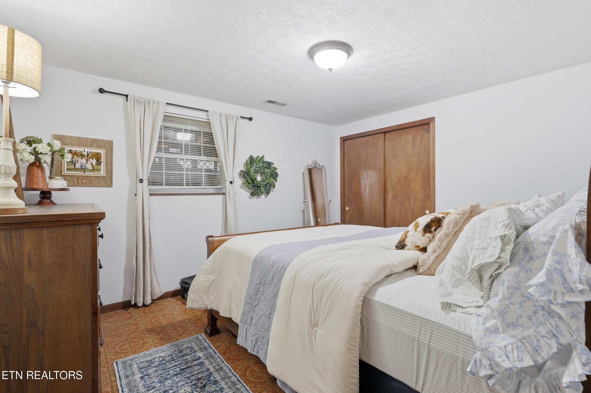 1328 Hillvale Road Louisville TN 37777