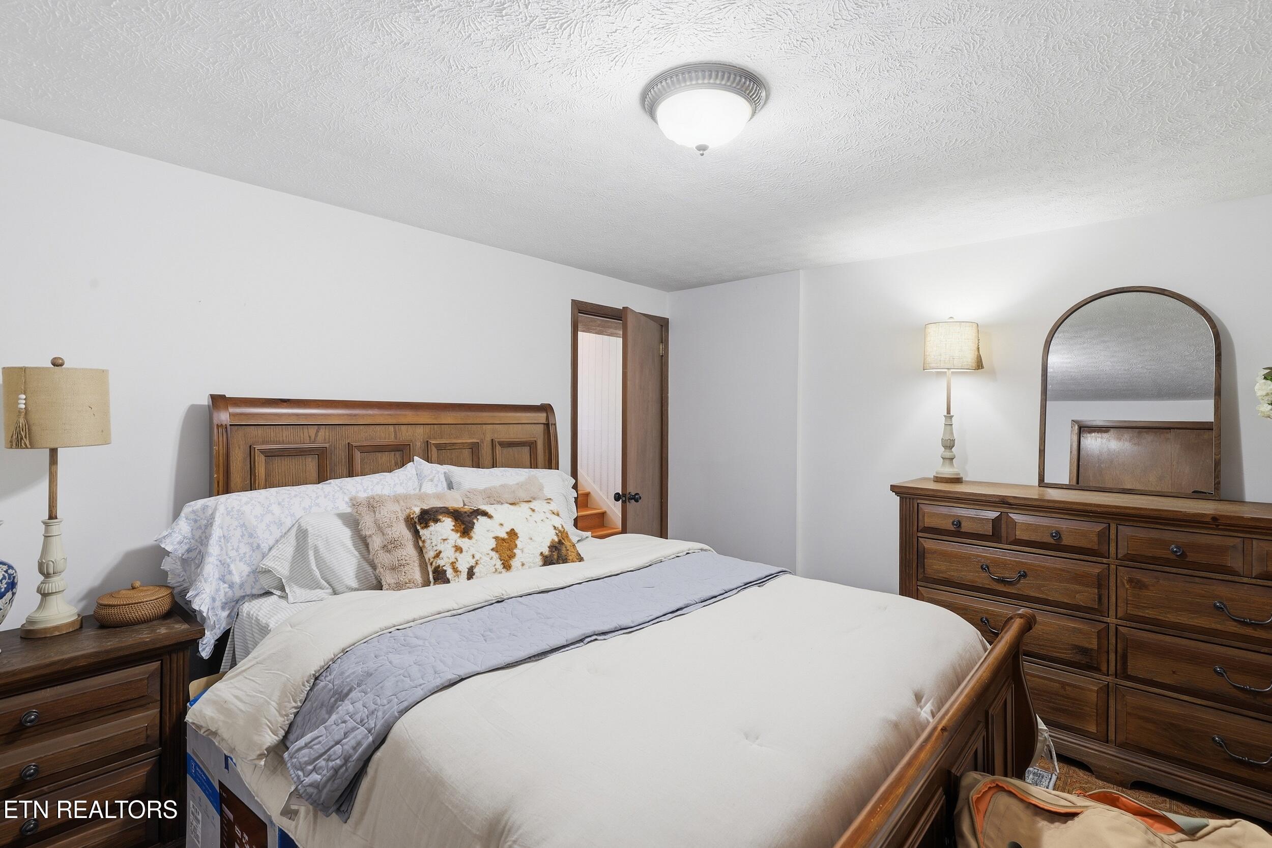 1328 Hillvale Road Louisville TN 37777