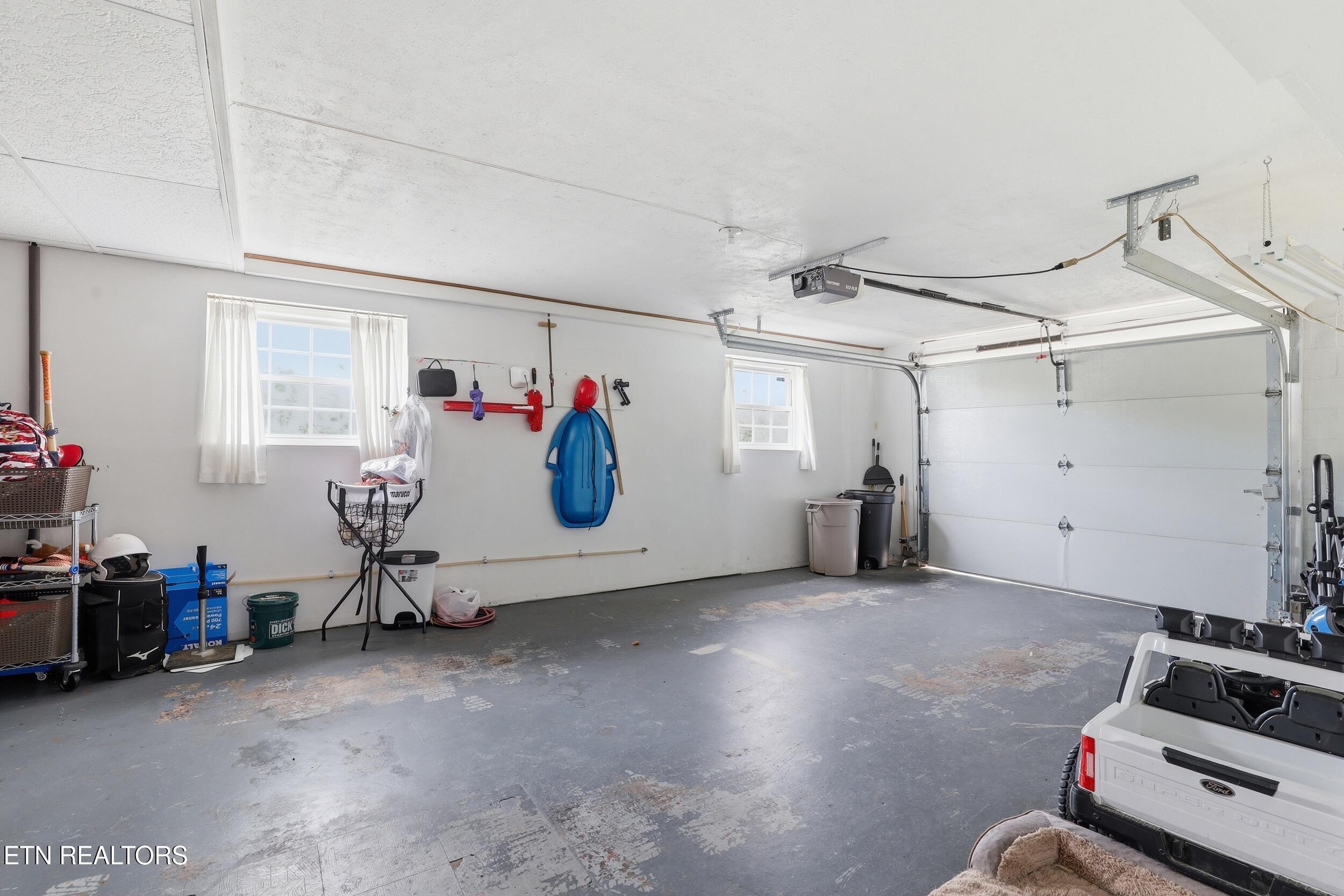 1328 Hillvale Road Louisville TN 37777