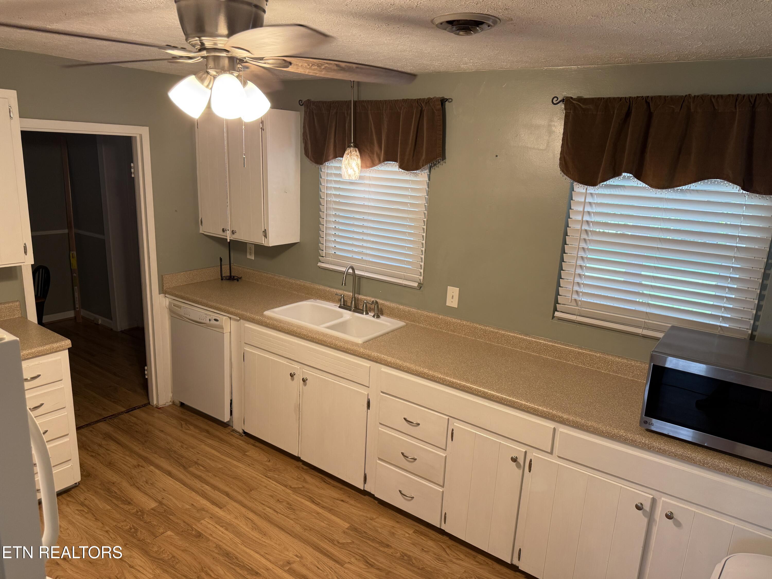 212 Barnes Avenue Maryville TN 37803