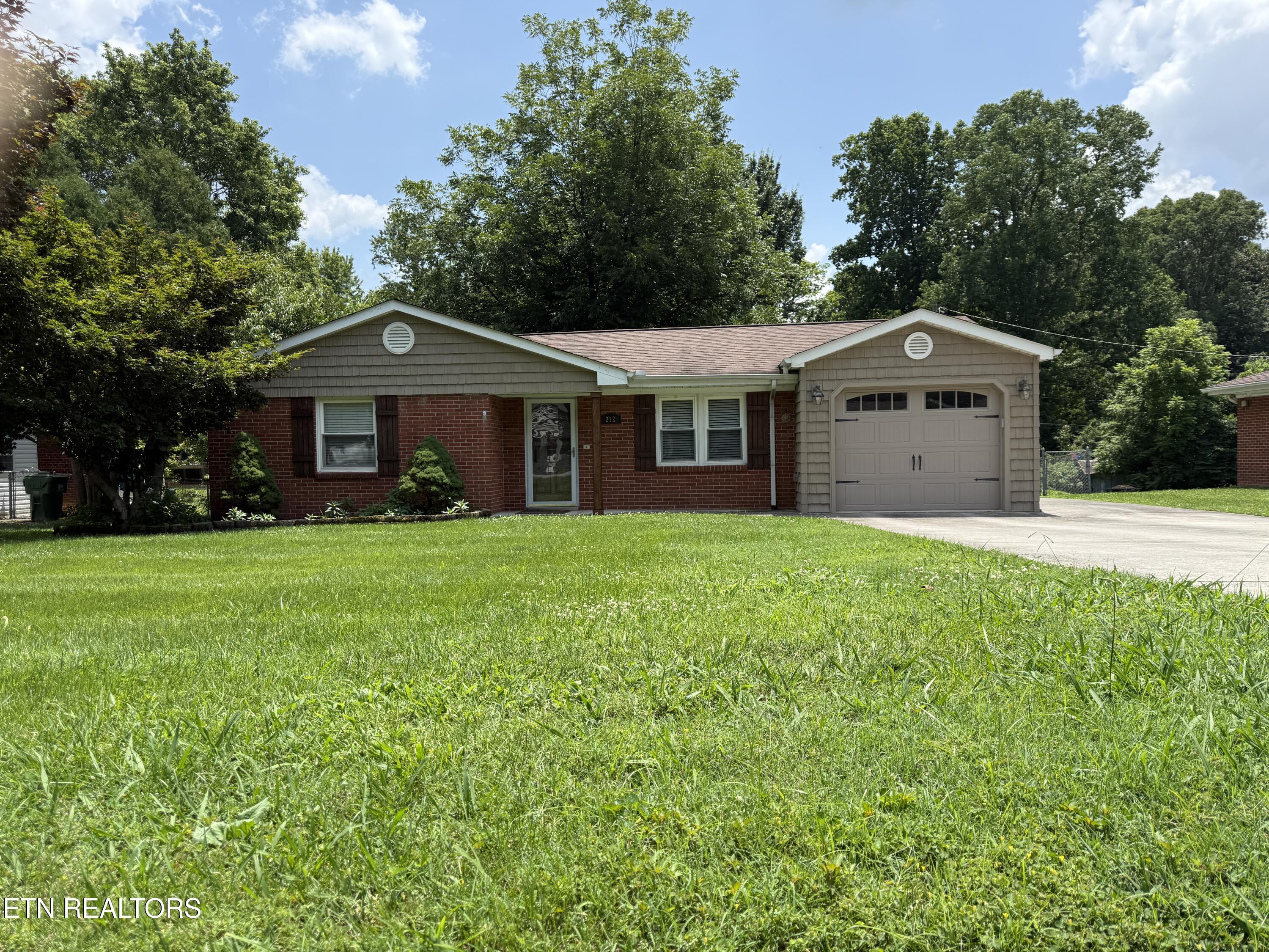 212 Barnes Avenue Maryville TN 37803