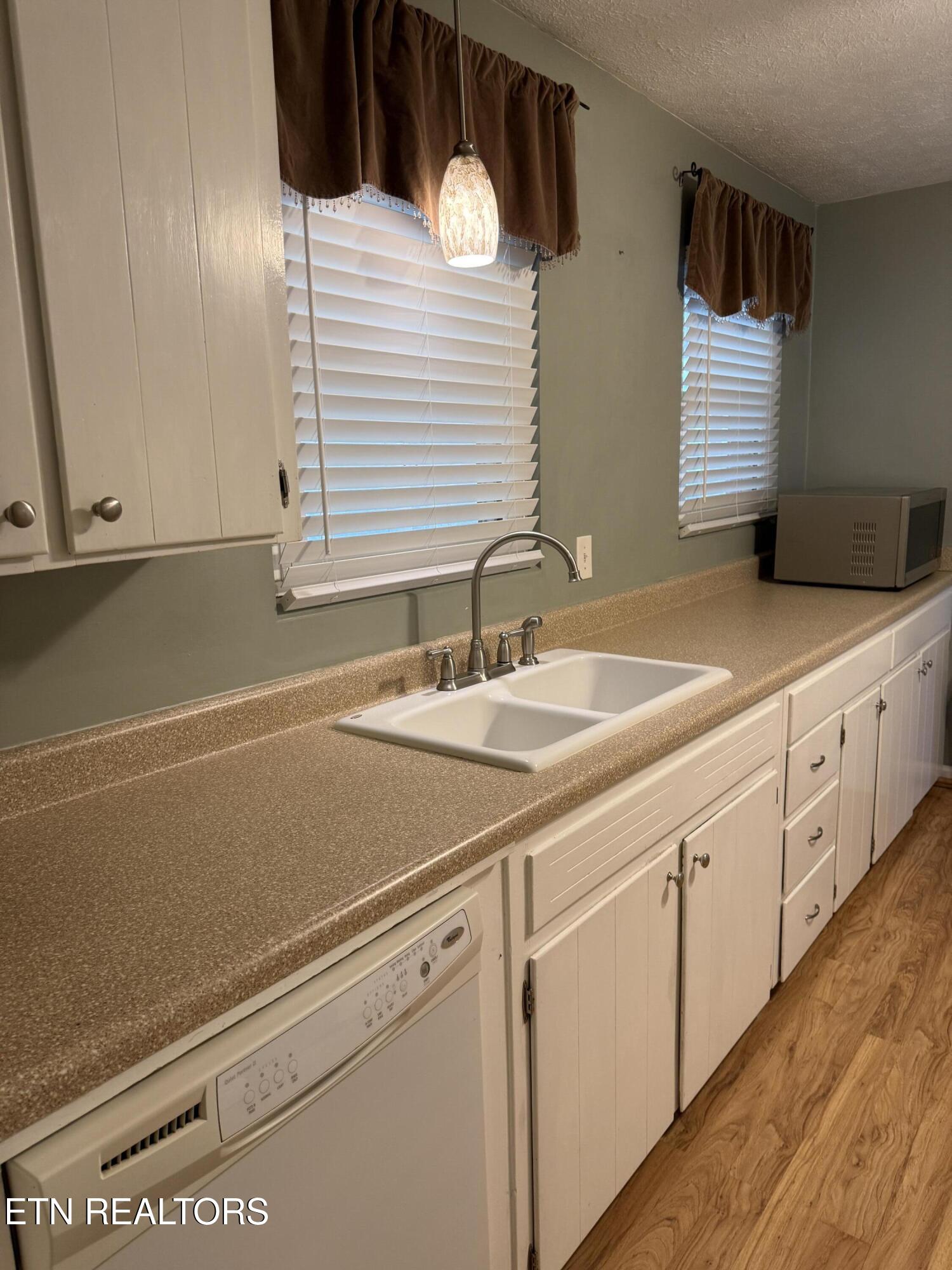212 Barnes Avenue Maryville TN 37803