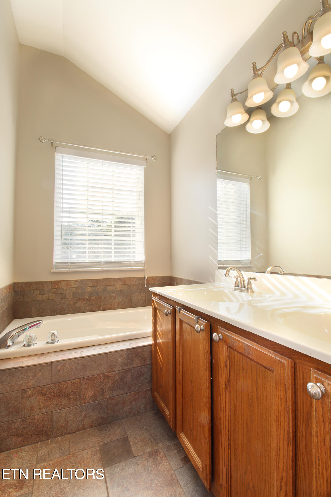 7229 Autumn View Lane Powell TN 37849