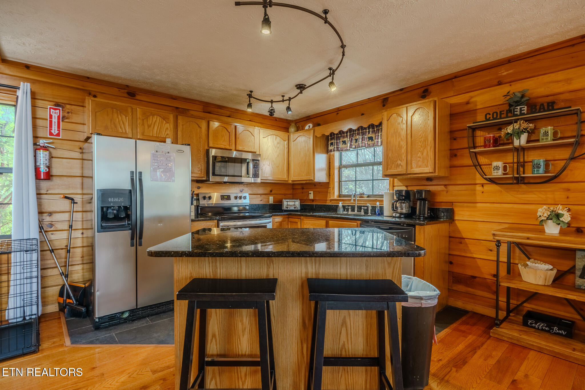 1643 Raccoon Den Way Sevierville TN 37862