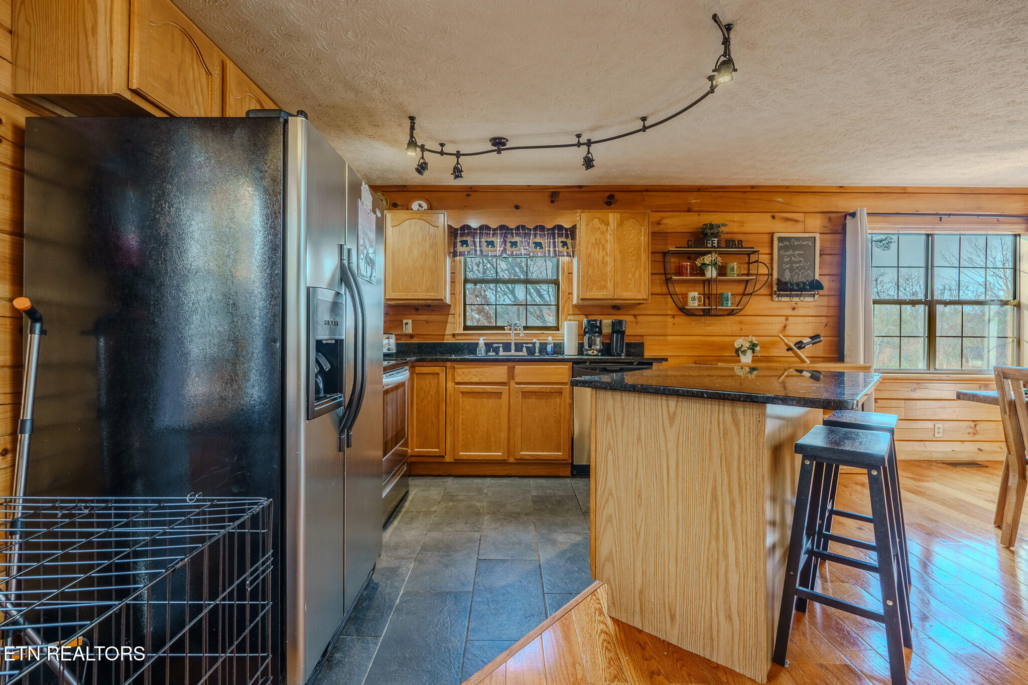 1643 Raccoon Den Way Sevierville TN 37862