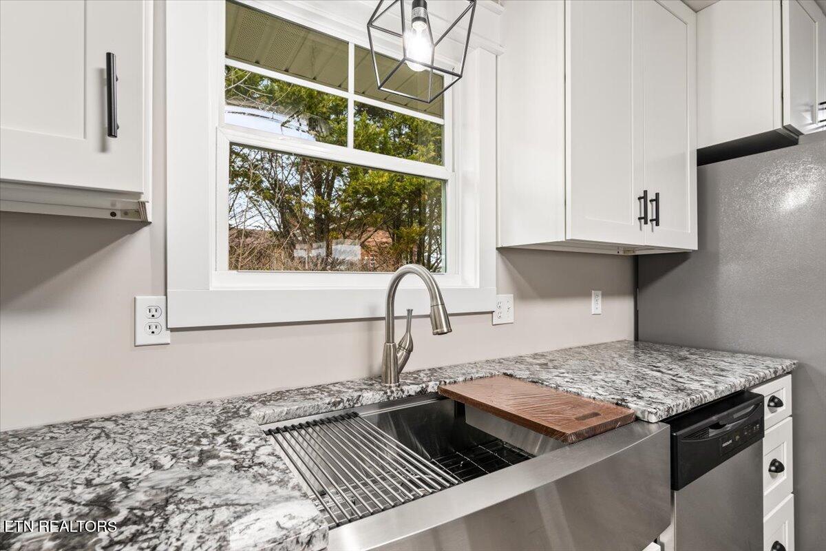 107 Azalea Lane Jacksboro TN 37757