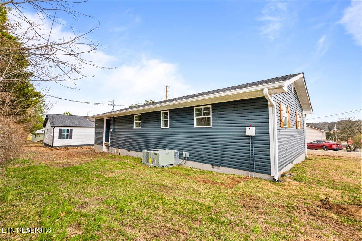 107 Azalea Lane Jacksboro TN 37757