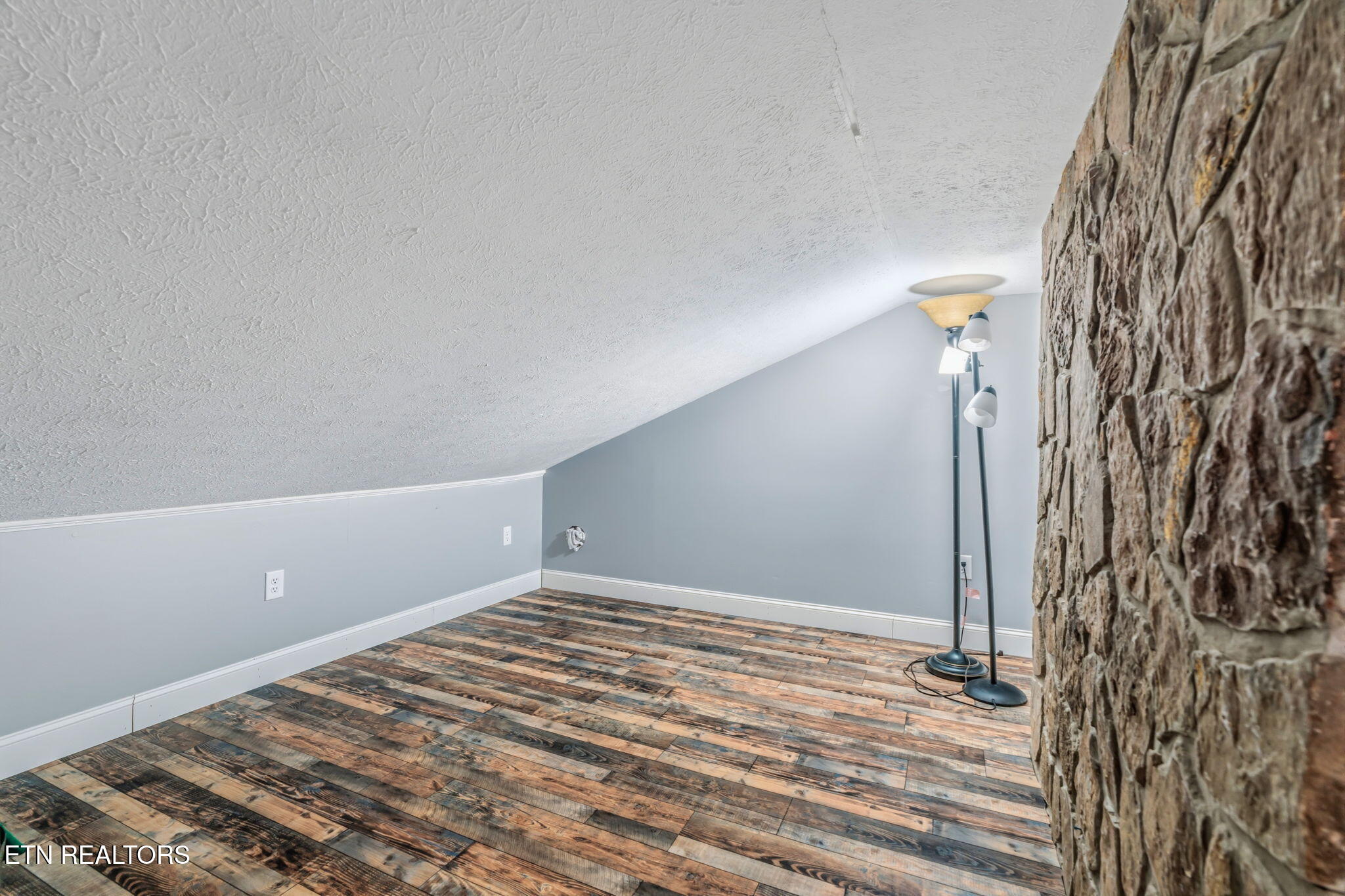123 Azalea Circle Harriman TN 37748