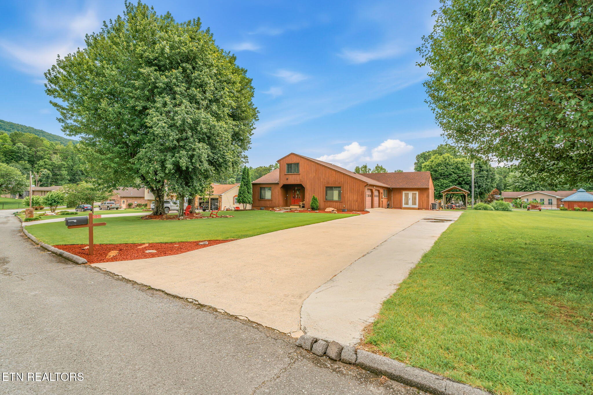 123 Azalea Circle Harriman TN 37748
