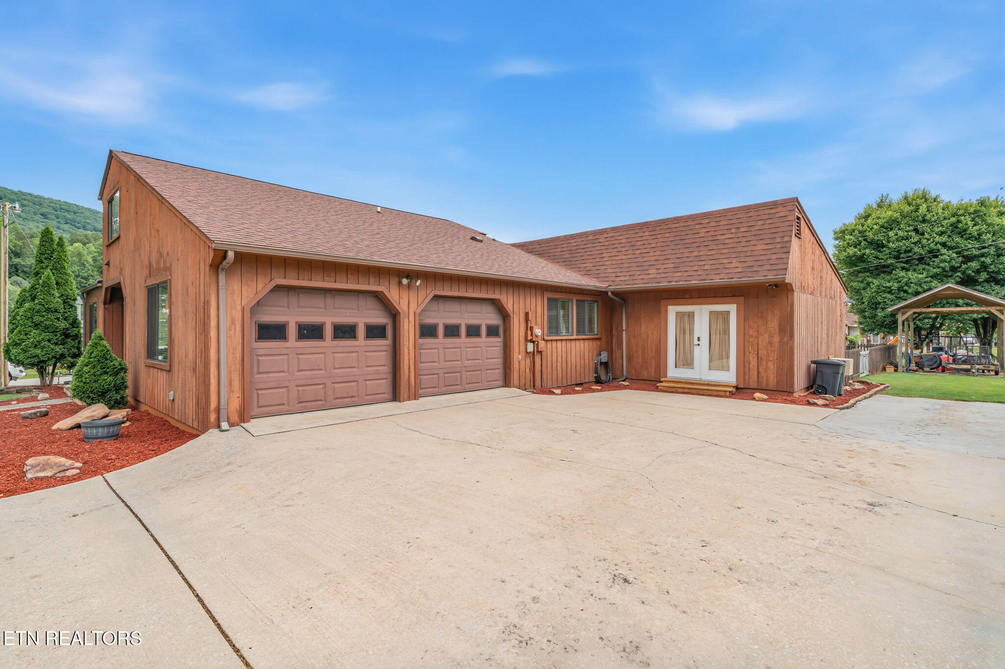 123 Azalea Circle Harriman TN 37748