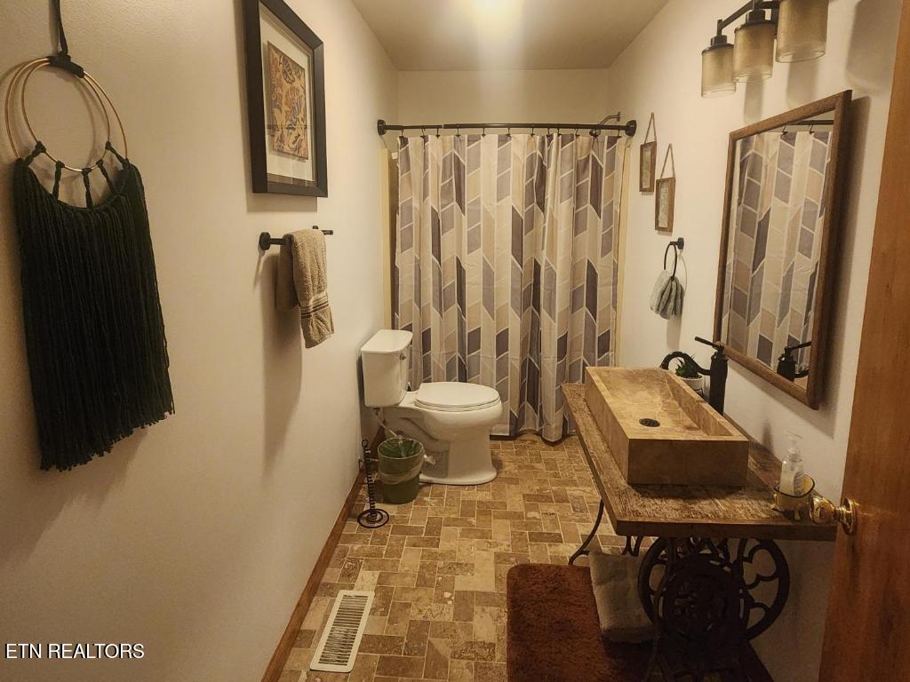 1196 Iris Way Cosby TN 37722