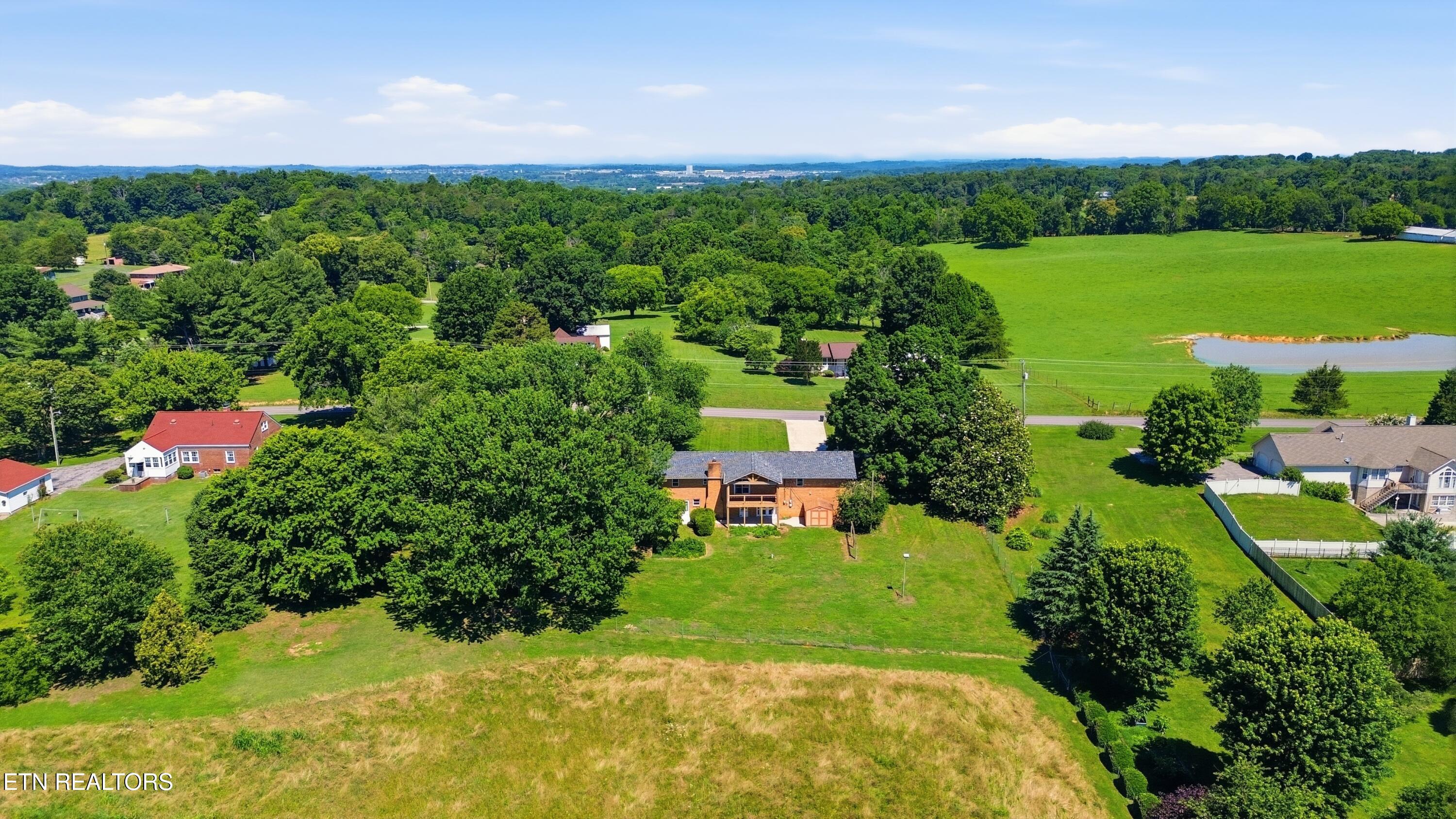 1518 E Brown School Road Maryville TN 37804